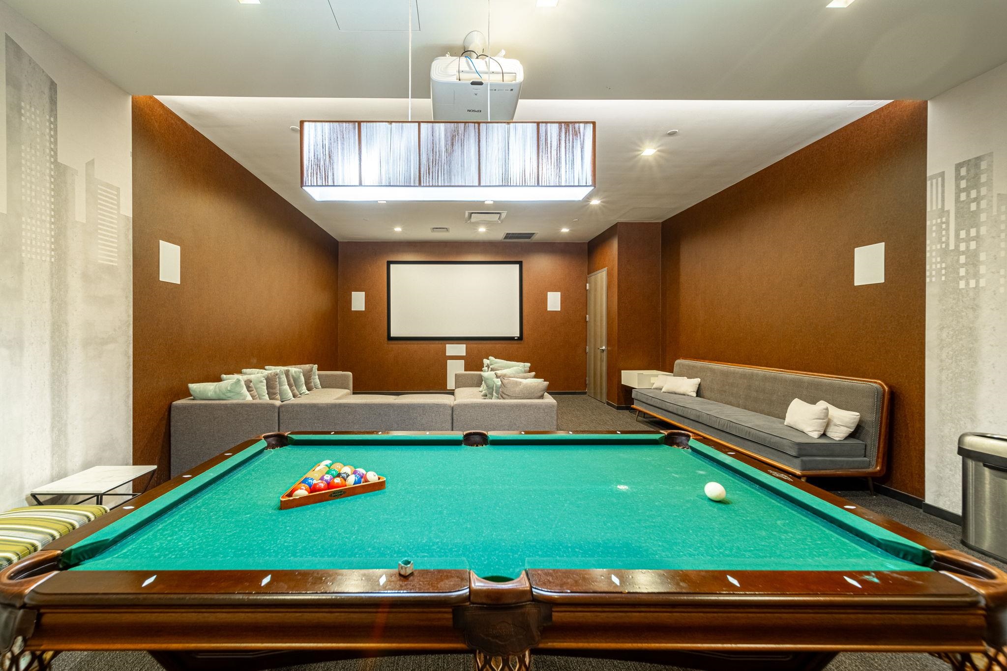 320 ADOLPHUS AVE Unit: 1211