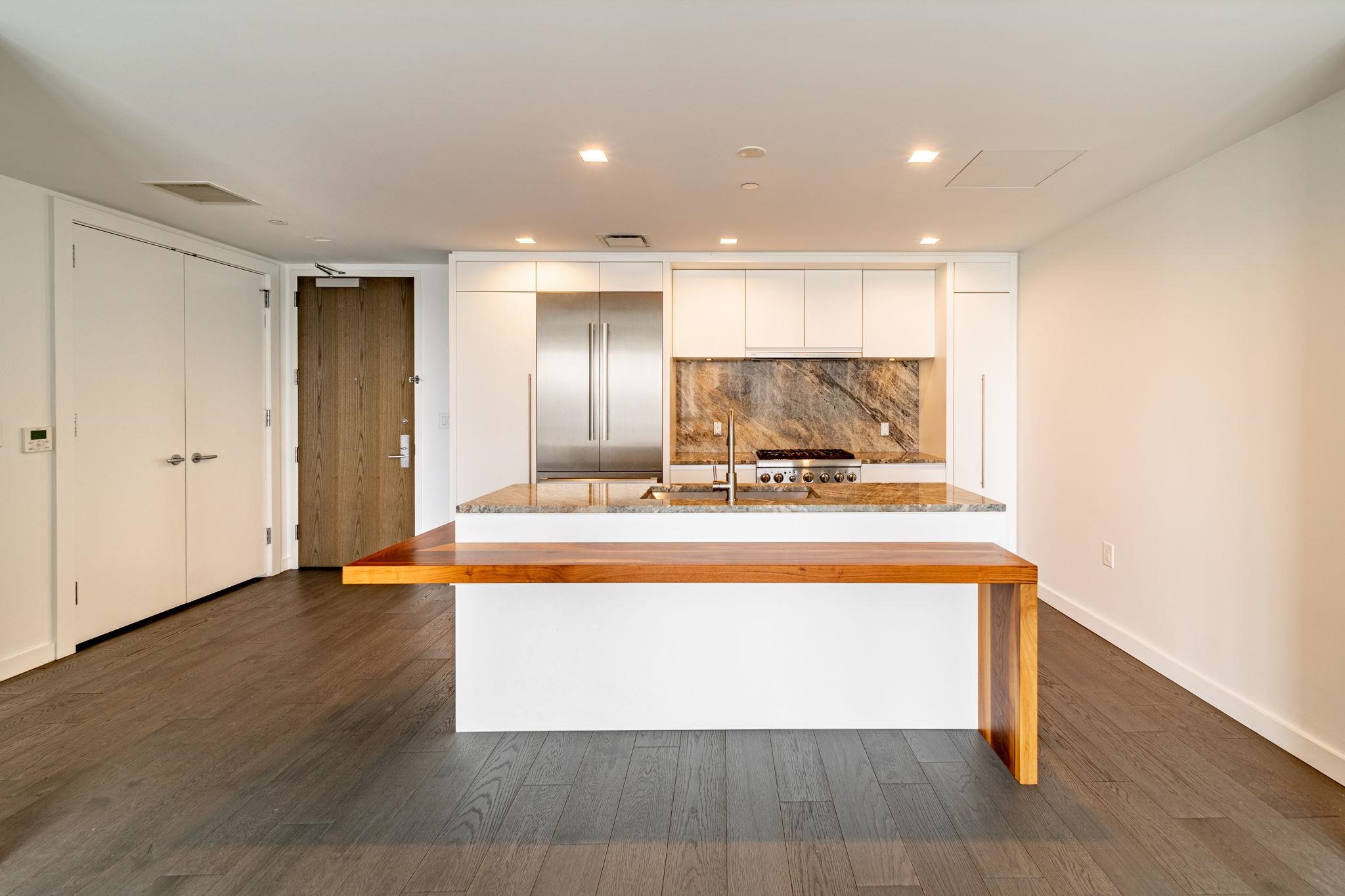 320 ADOLPHUS AVE Unit: 1211