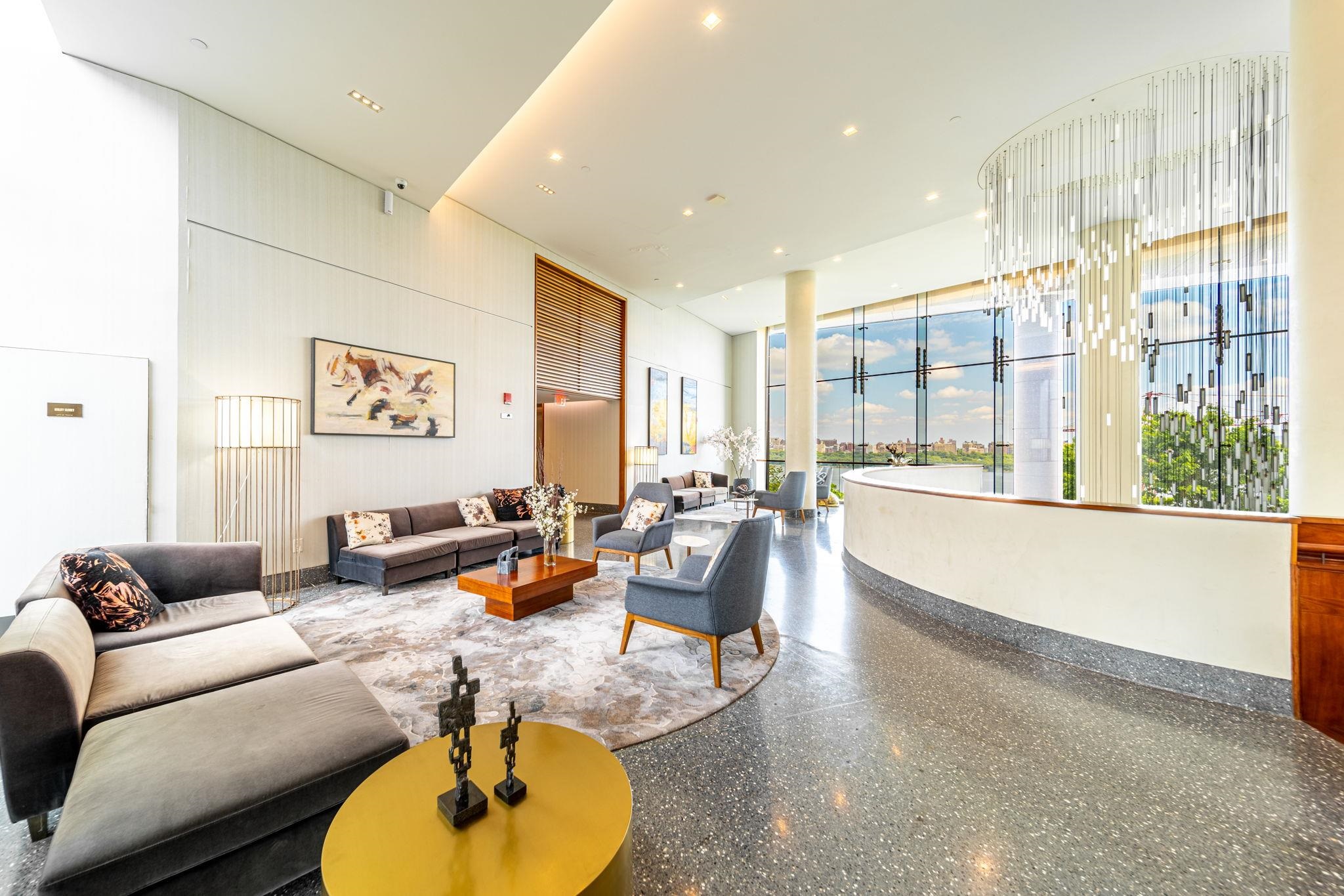 320 ADOLPHUS AVE Unit: 1211
