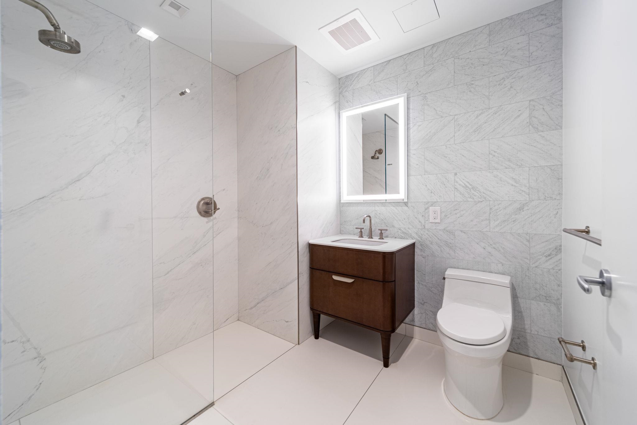 320 ADOLPHUS AVE Unit: 1211