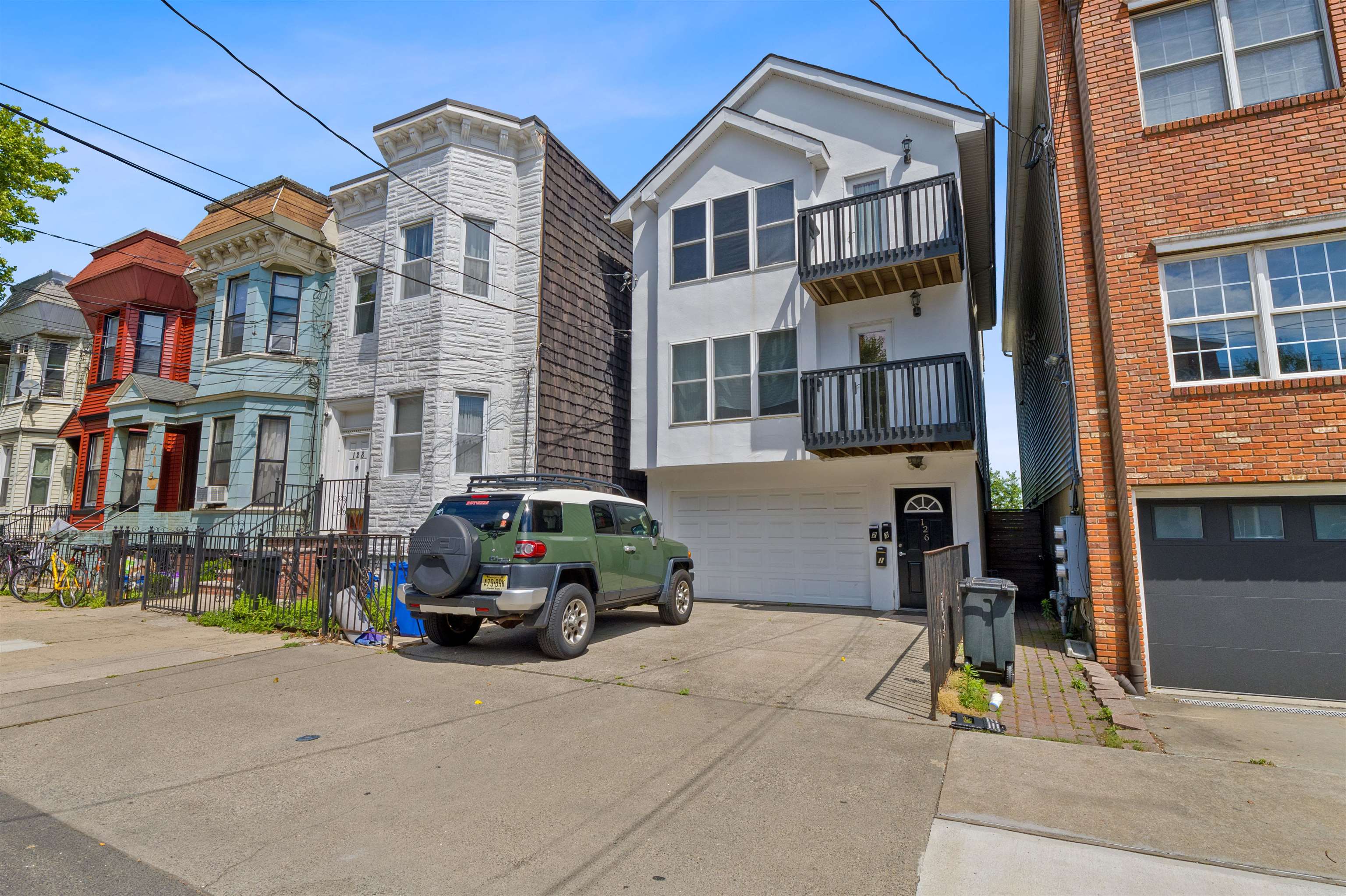 126 OGDEN AVE