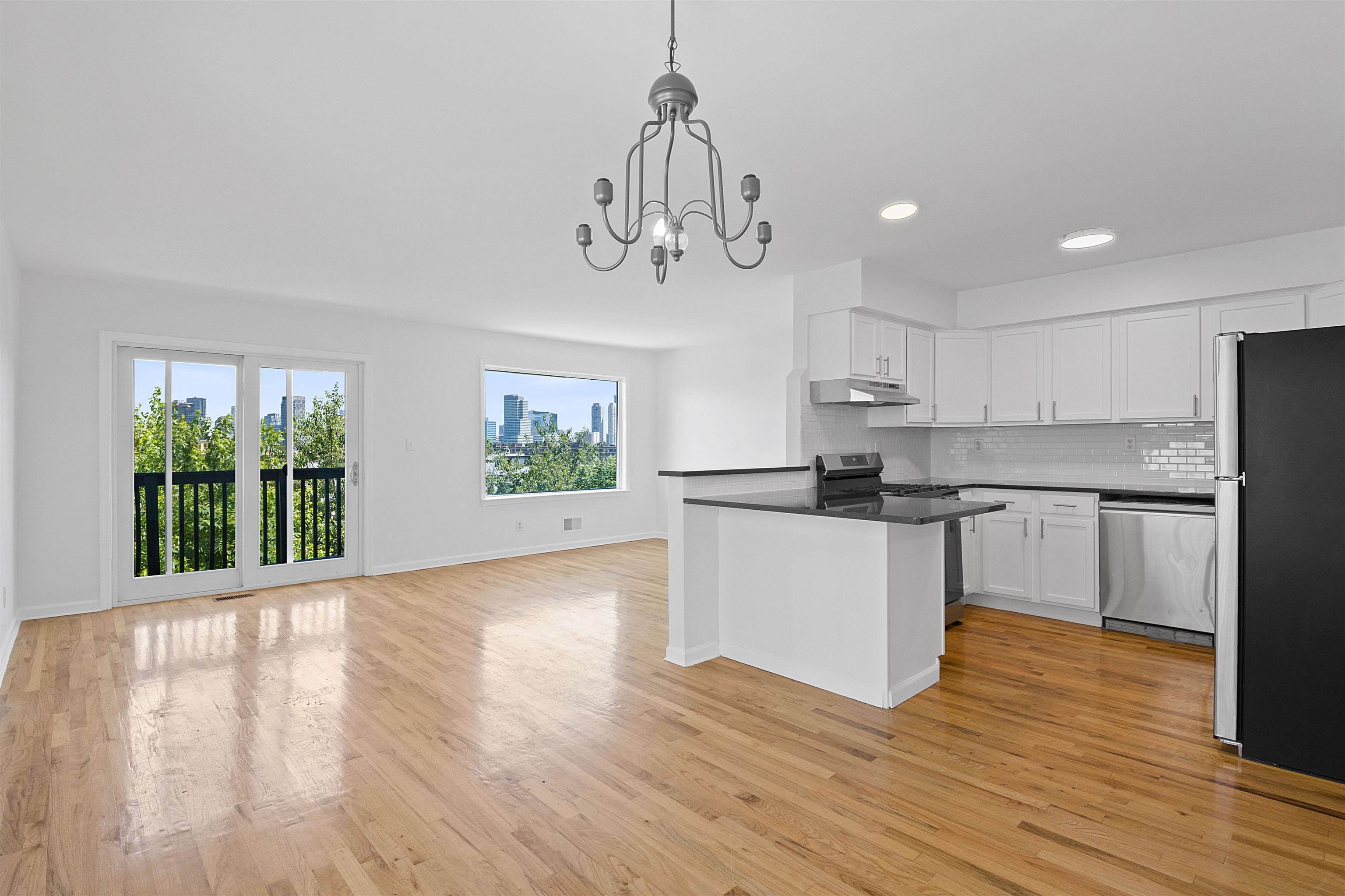 126 OGDEN AVE