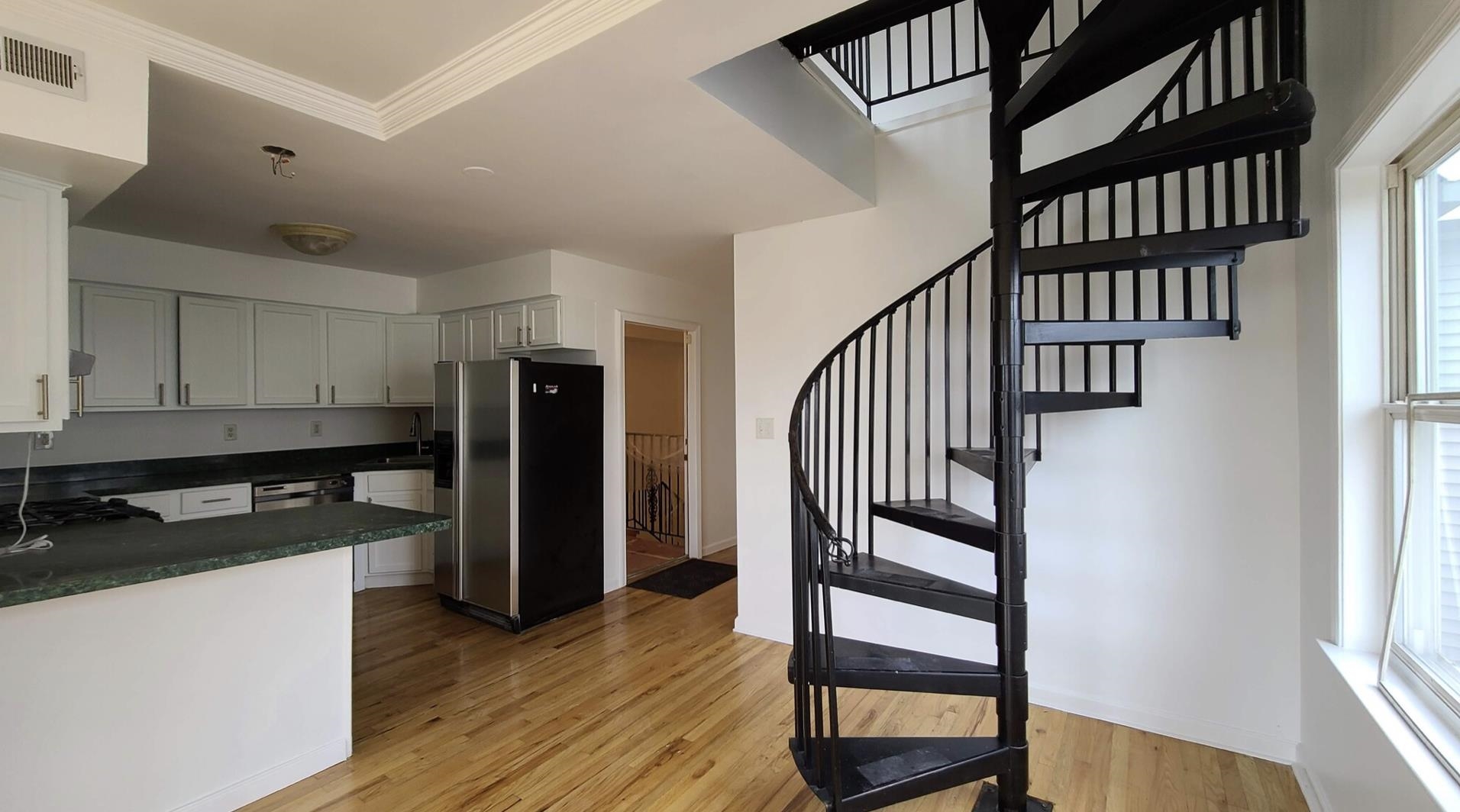 126 OGDEN AVE
