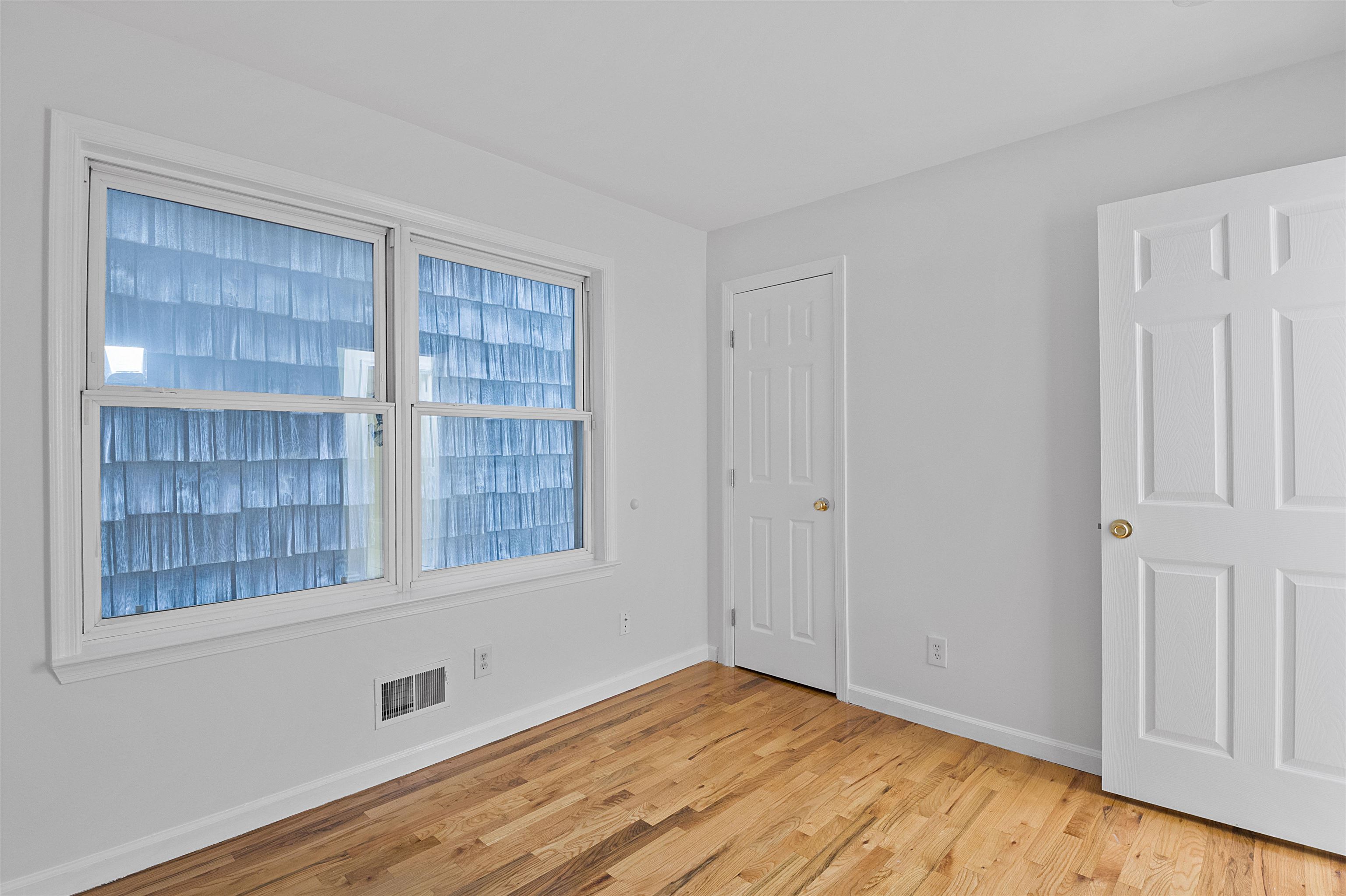 126 OGDEN AVE