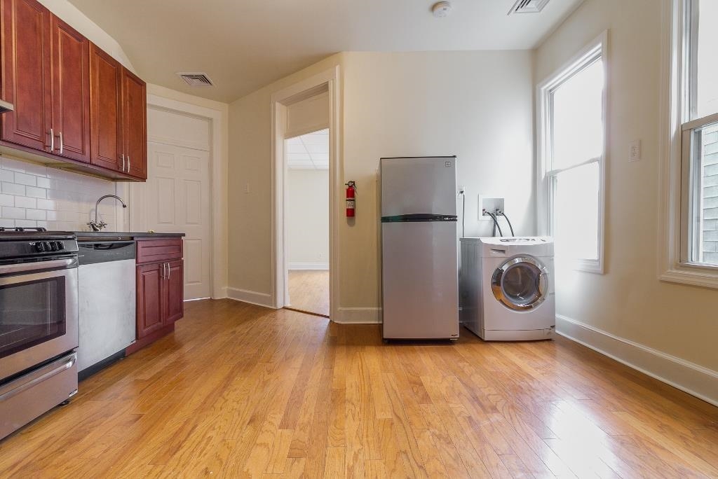 45 WEST 18TH ST