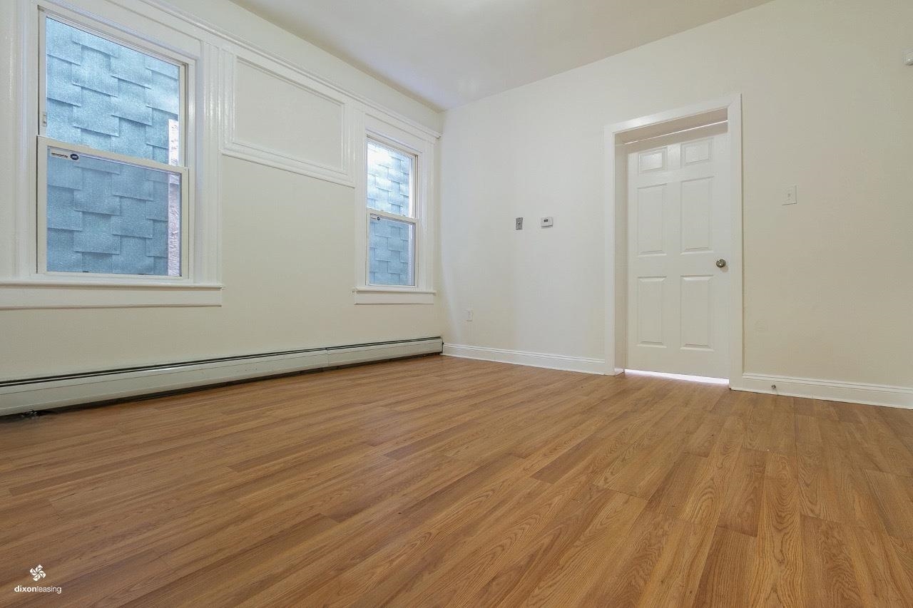 22 FULTON AVE
