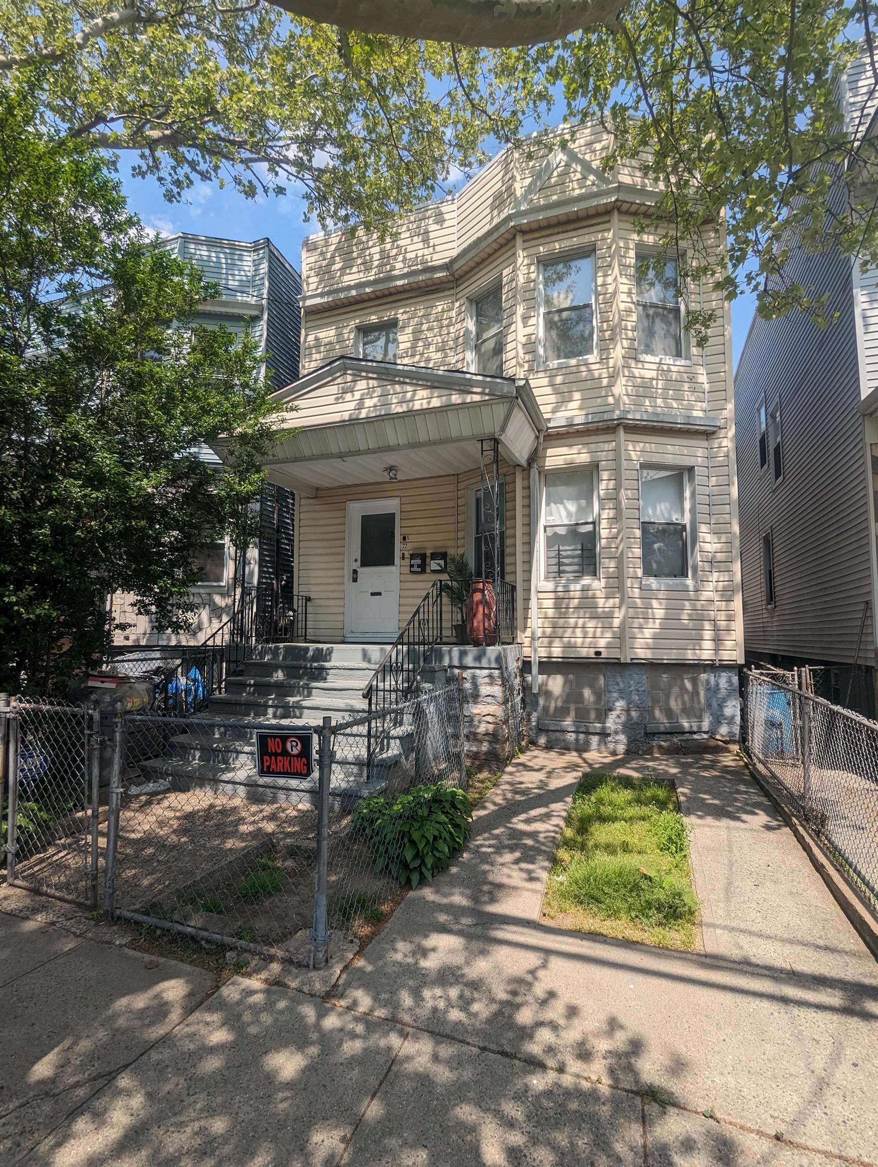 22 FULTON AVE
