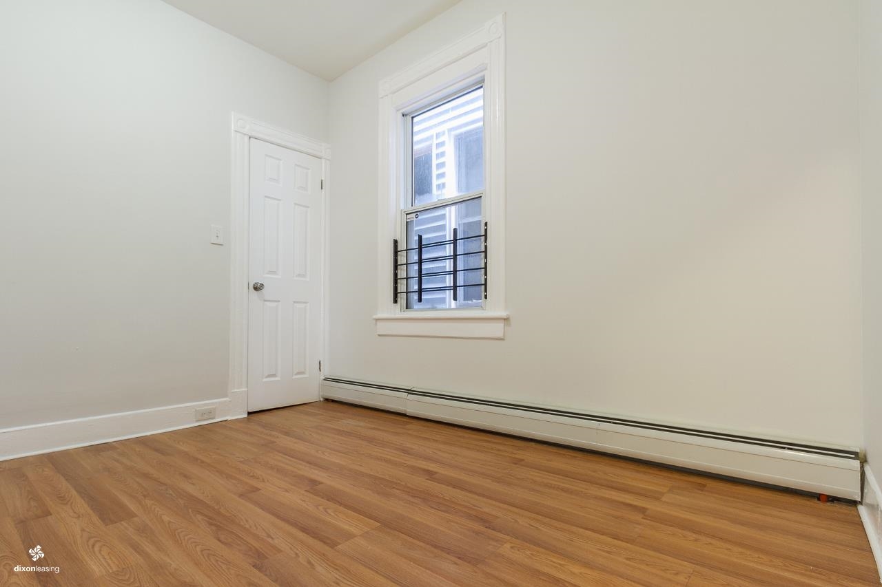22 FULTON AVE