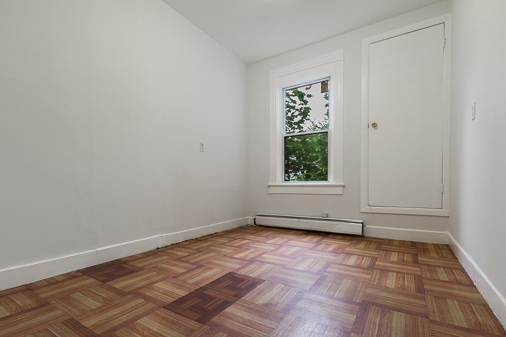 22 FULTON AVE