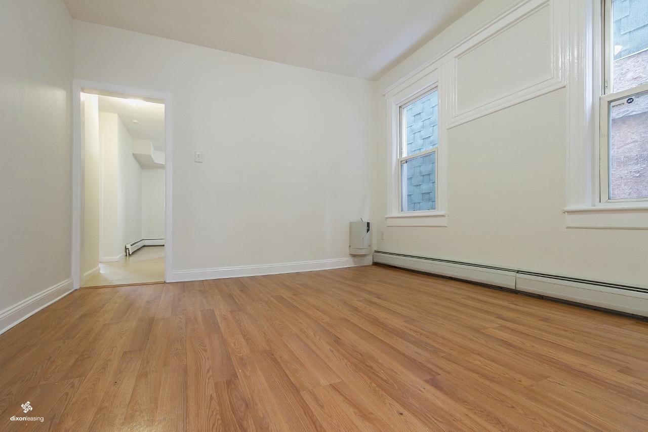 22 FULTON AVE