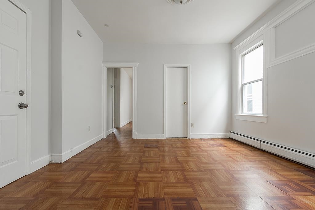 22 FULTON AVE