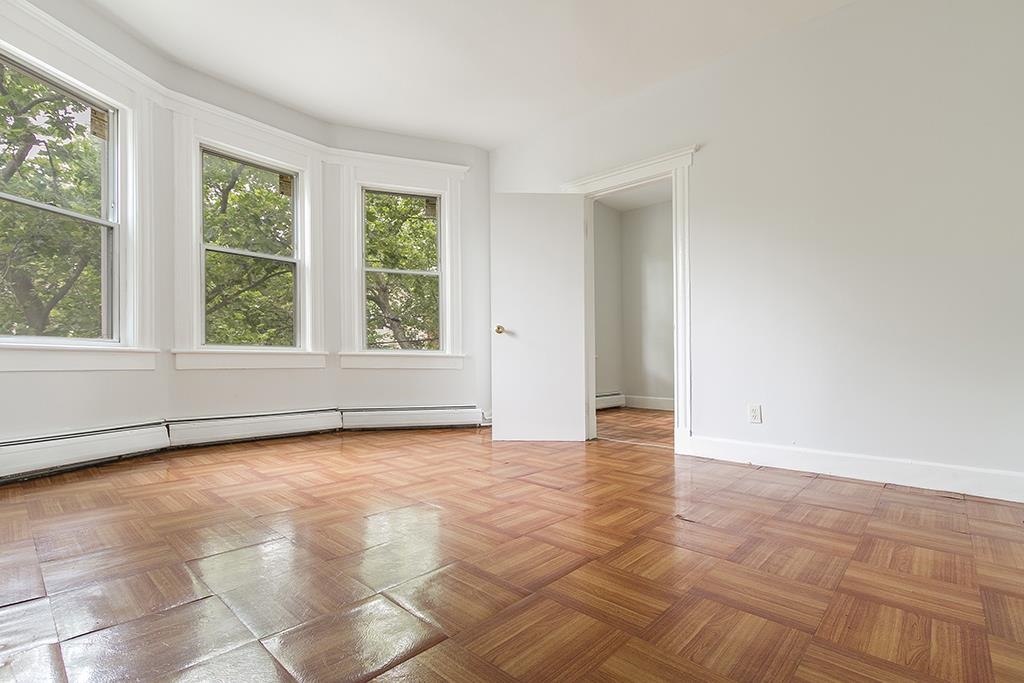22 FULTON AVE