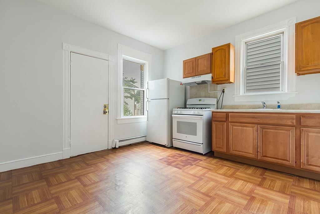 22 FULTON AVE