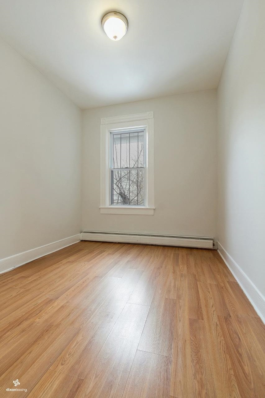 22 FULTON AVE
