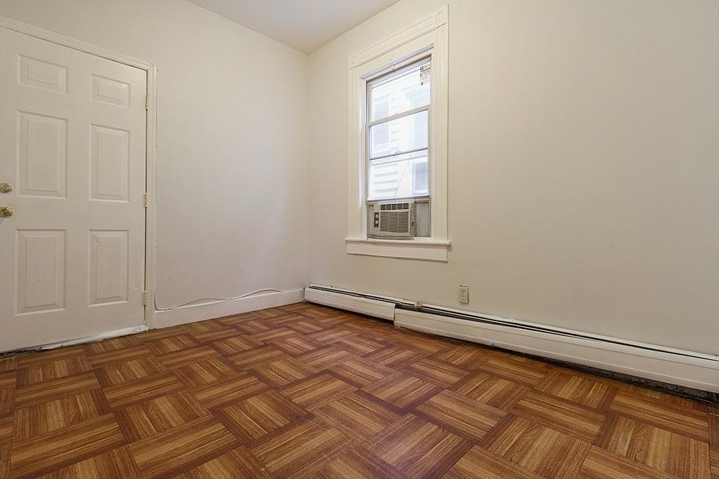 22 FULTON AVE