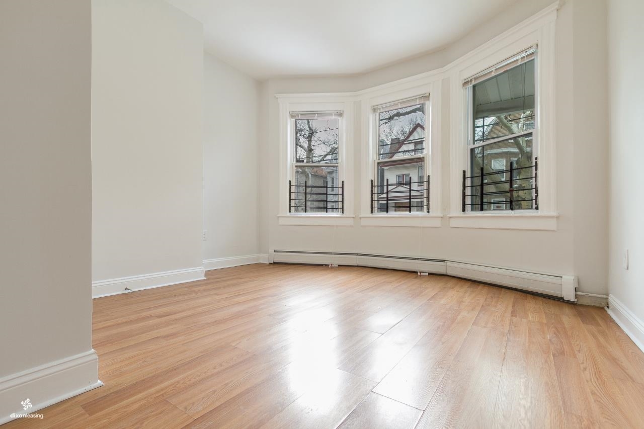 22 FULTON AVE