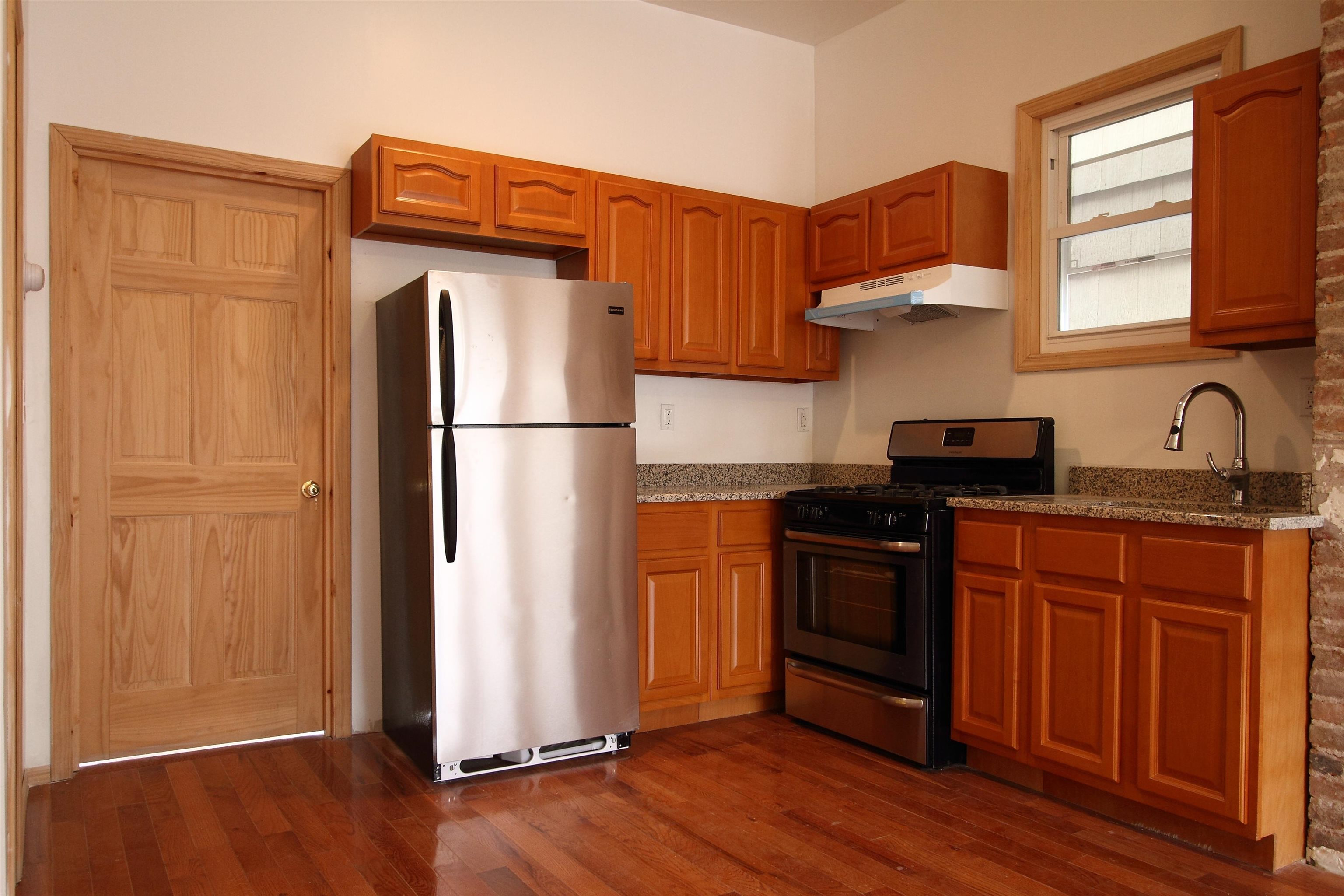 35 PEARSALL AVE