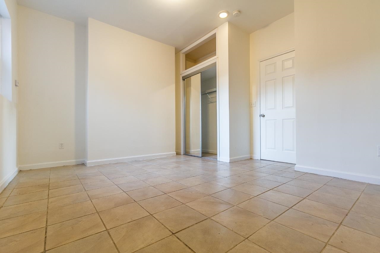 35 PEARSALL AVE