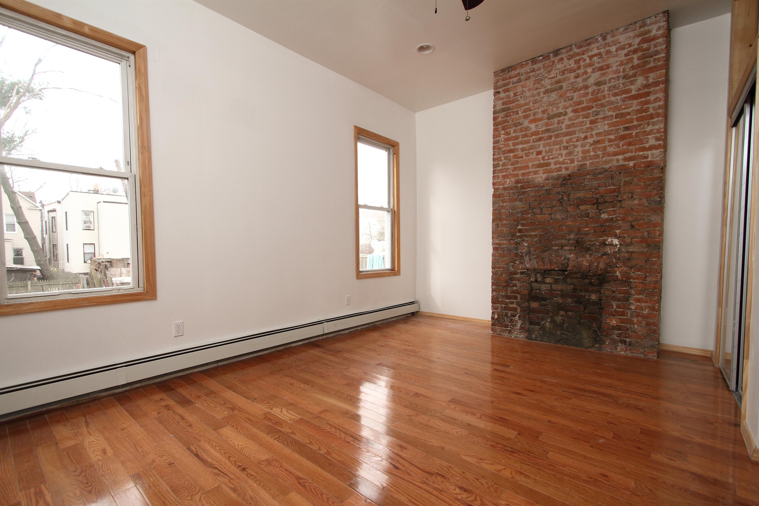 35 PEARSALL AVE