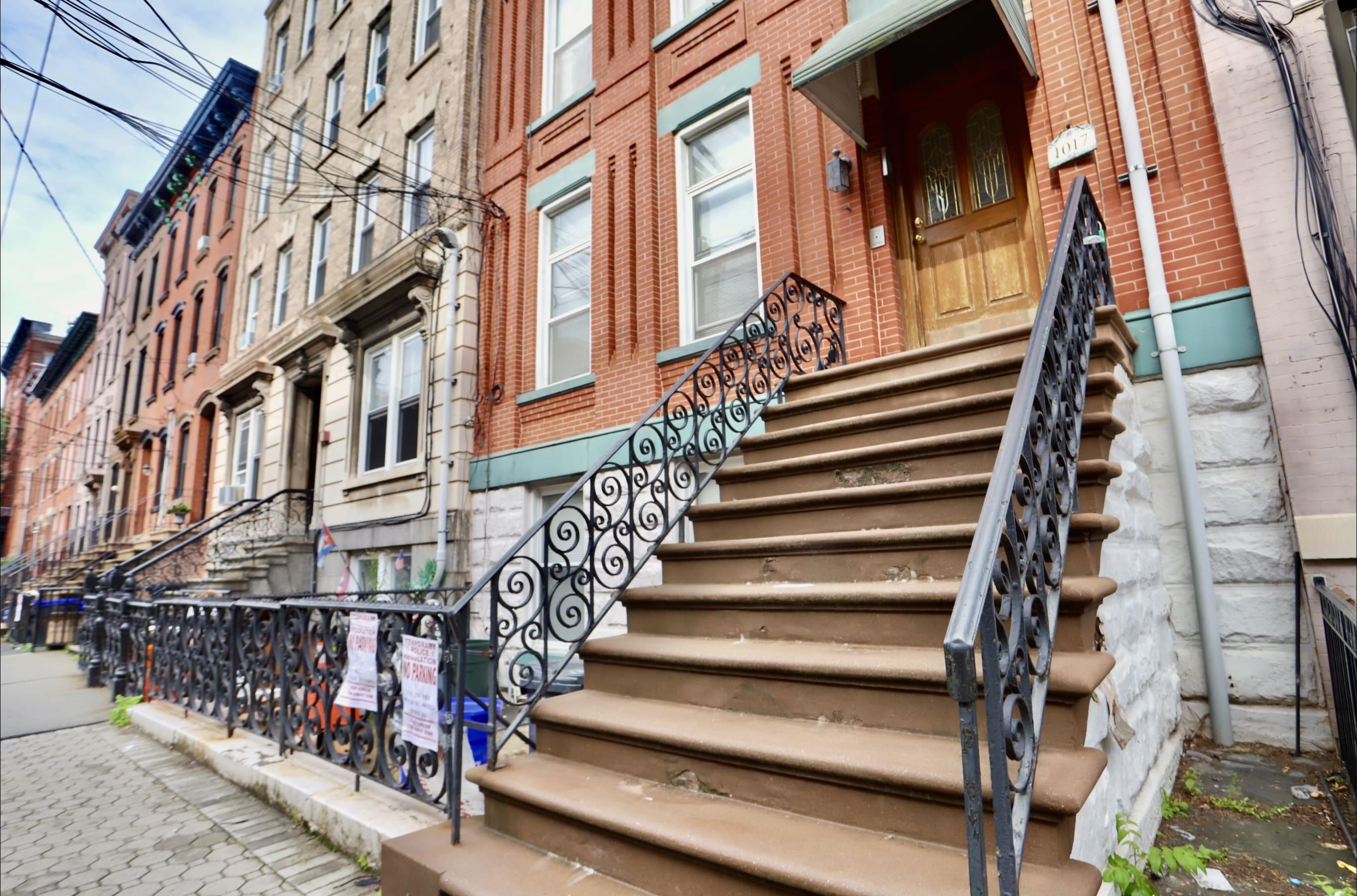 1017 PARK AVE Unit: 1
