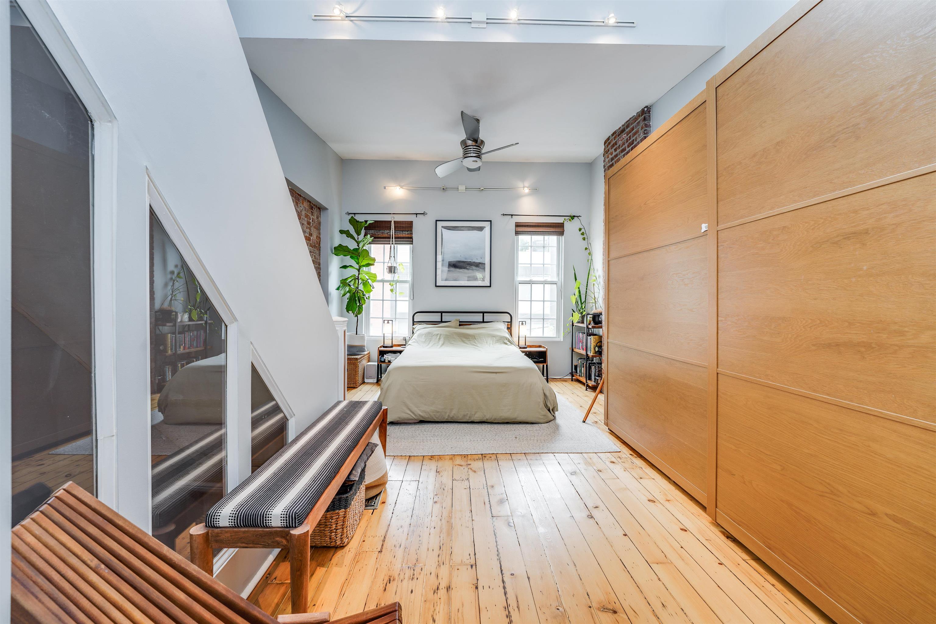 109 WALDO AVE