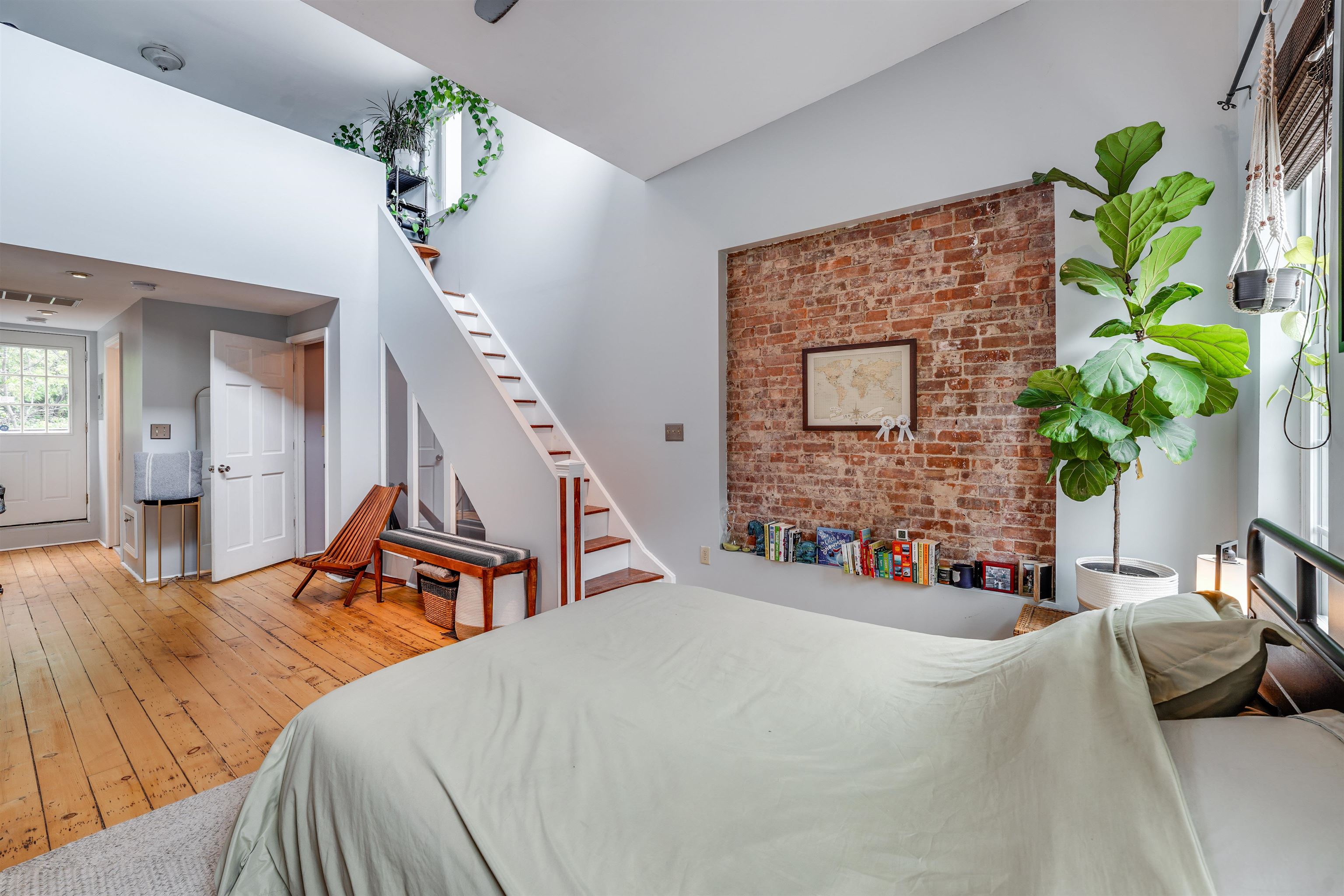 109 WALDO AVE
