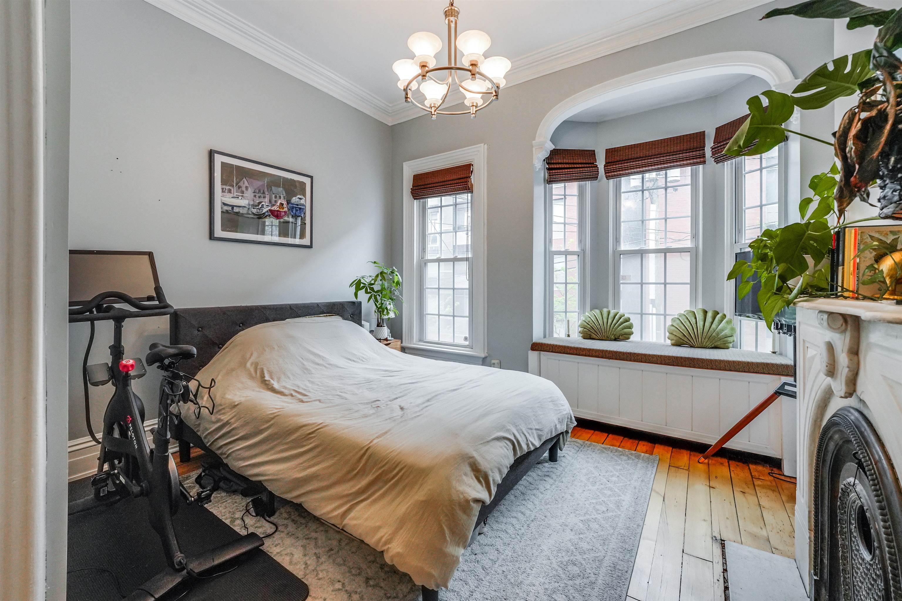 109 WALDO AVE