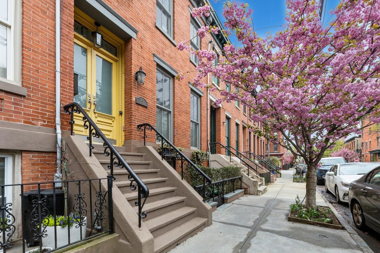 257 5TH ST