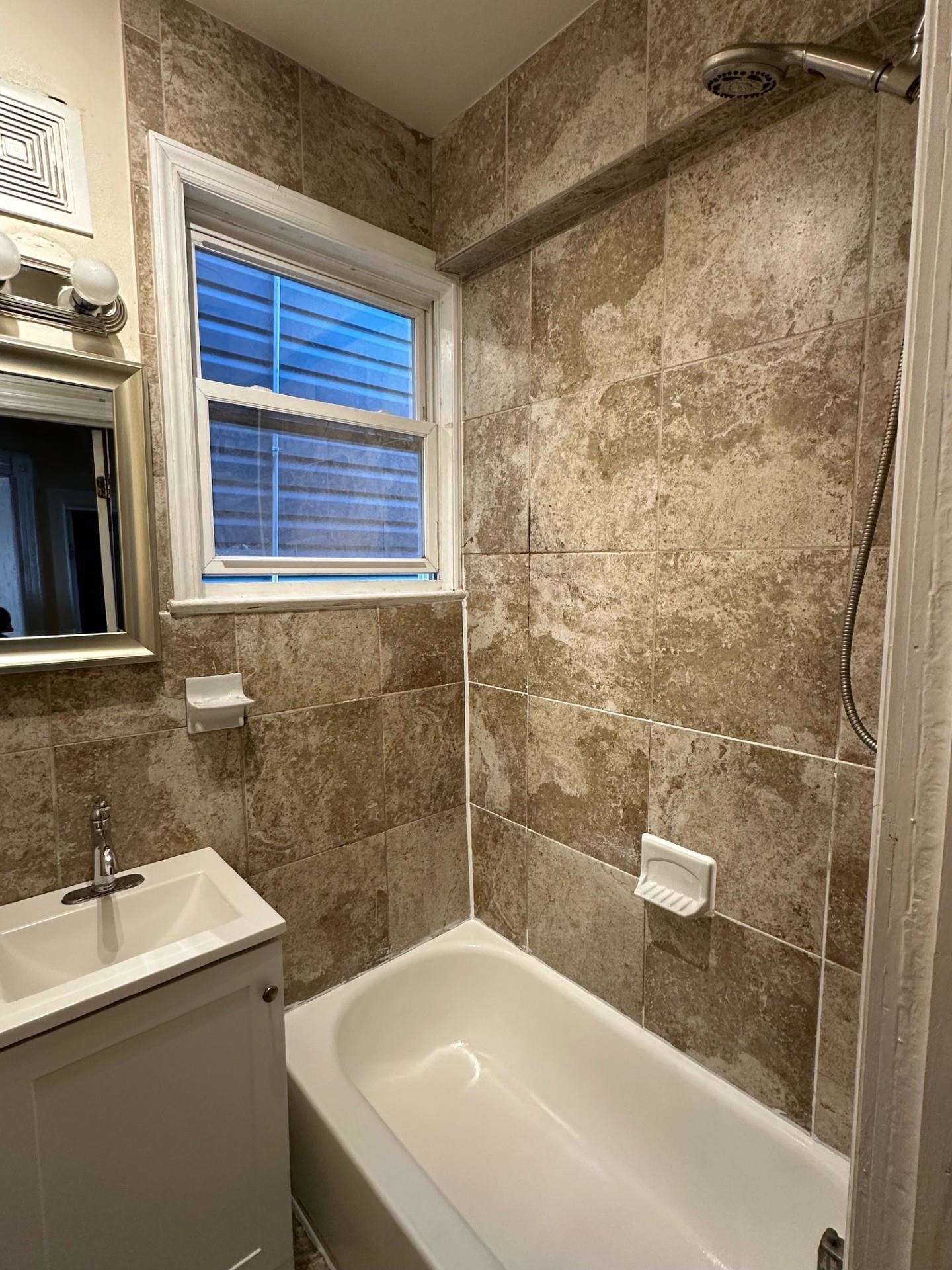 34 47TH ST Unit: 2