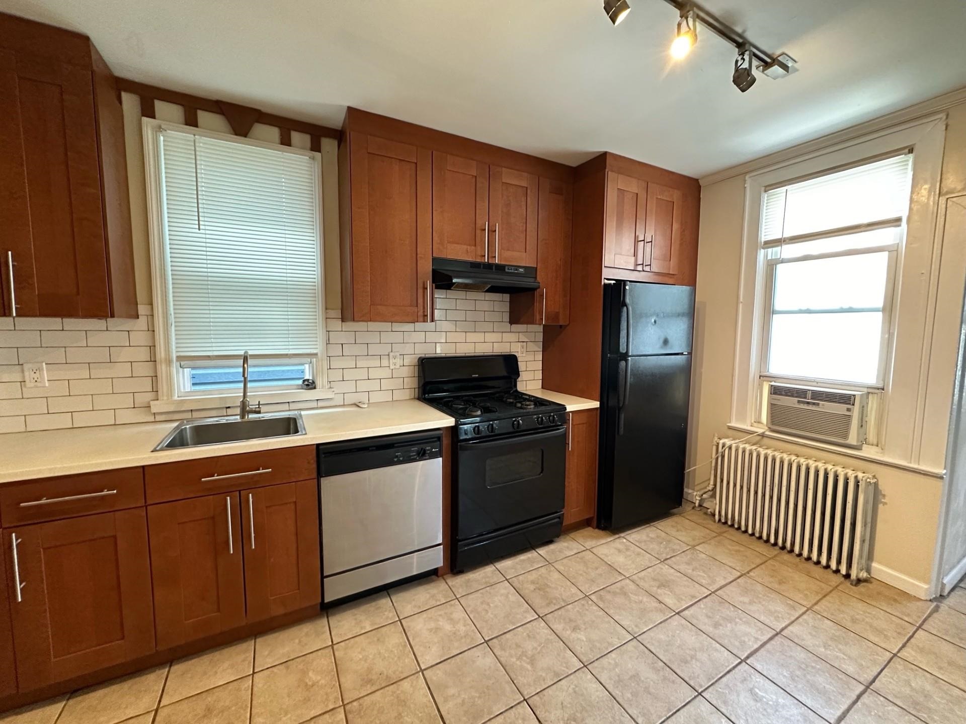 34 47TH ST Unit: 2