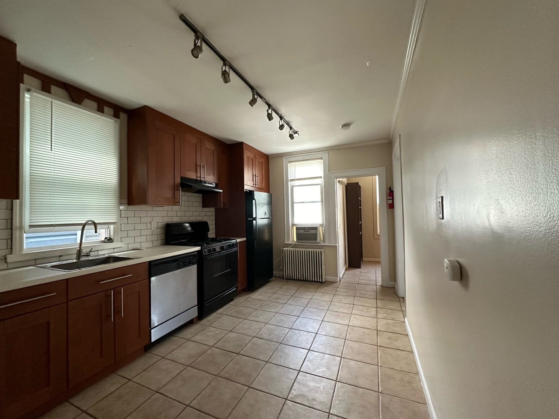 34 47TH ST Unit: 2