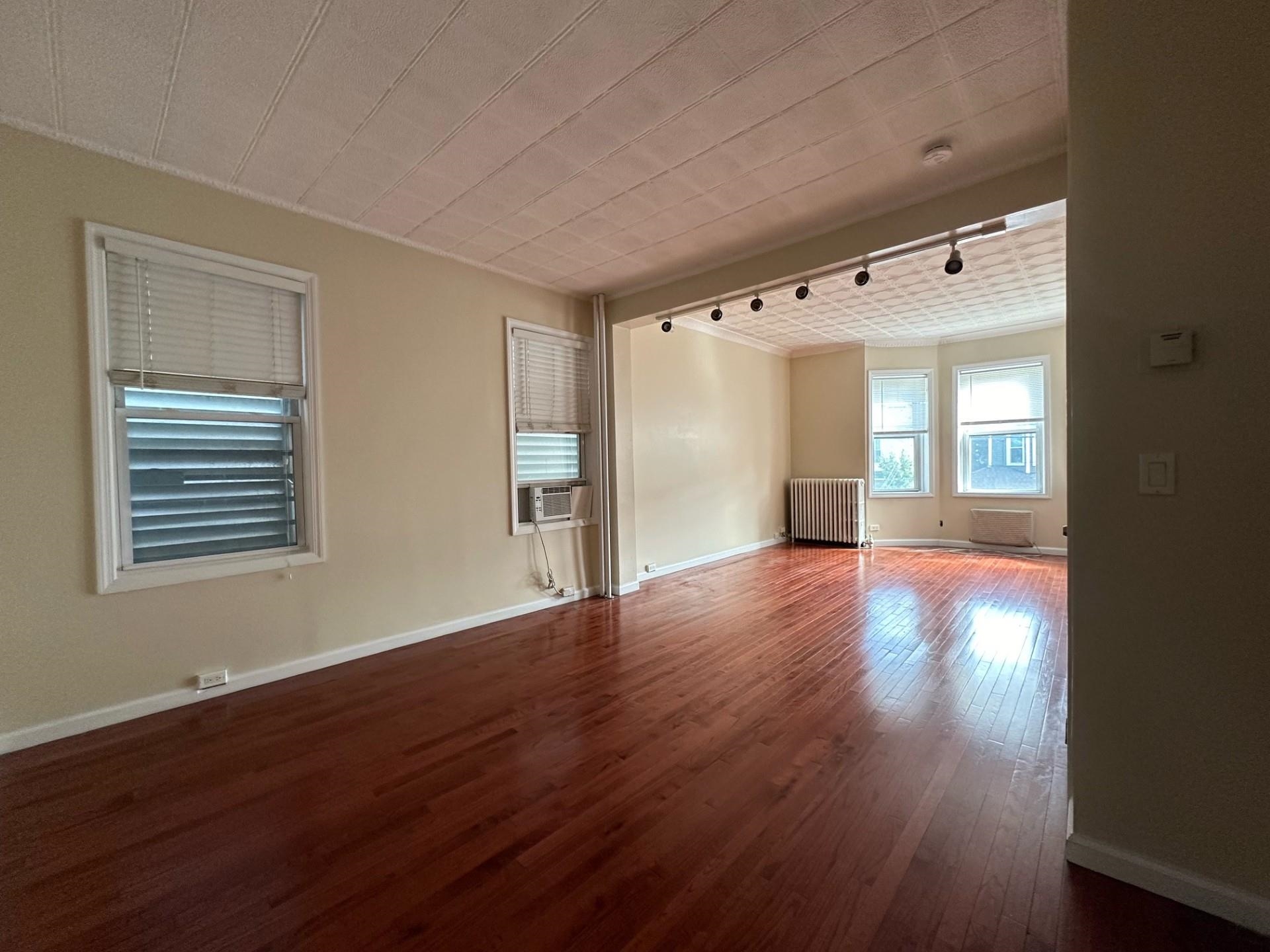 34 47TH ST Unit: 2