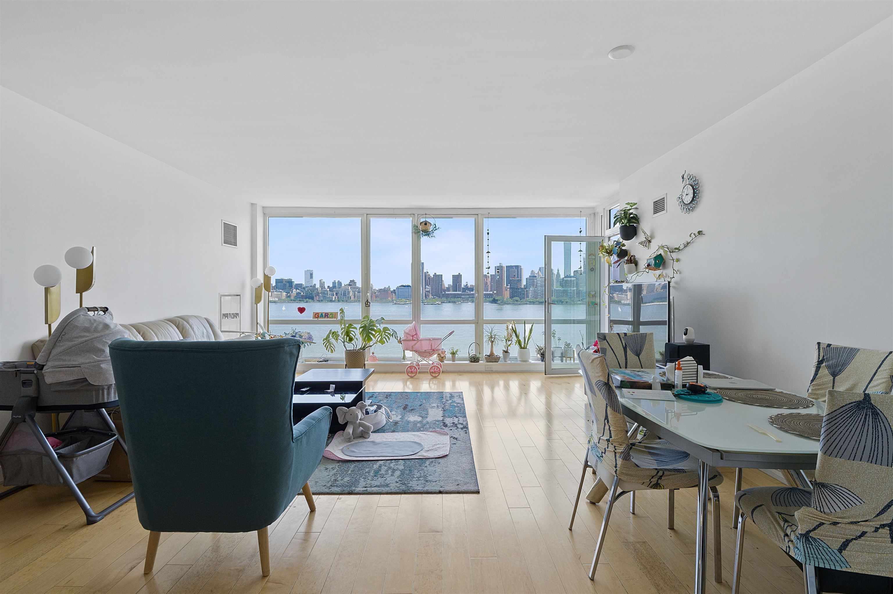 2 2ND ST Unit: 1103