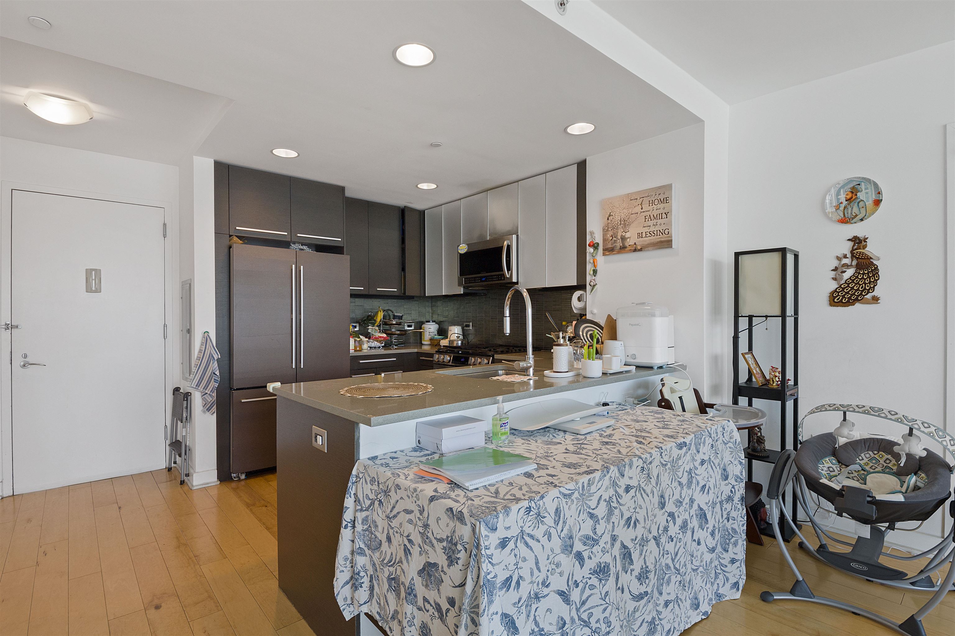 2 2ND ST Unit: 1103