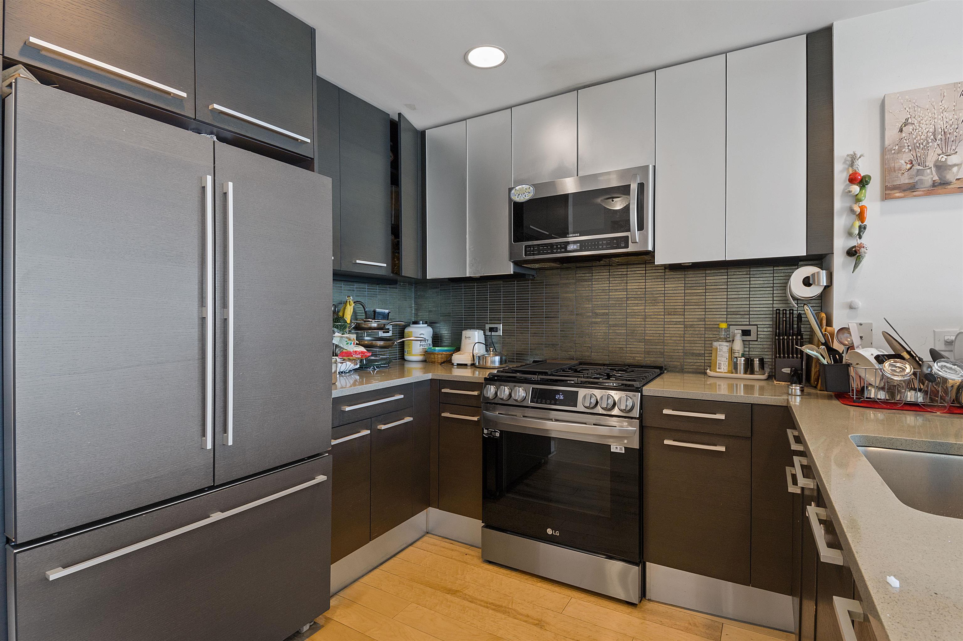 2 2ND ST Unit: 1103
