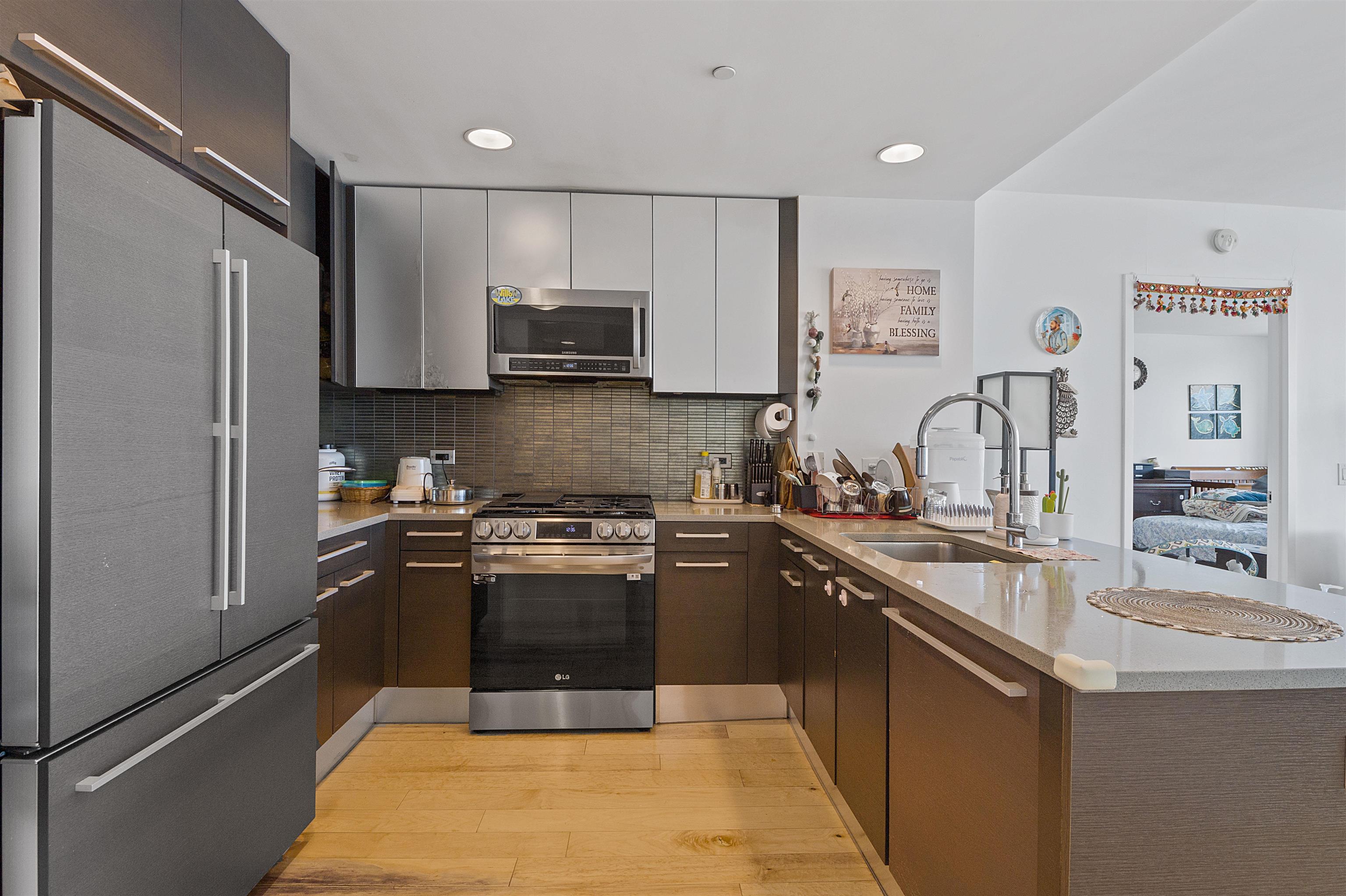 2 2ND ST Unit: 1103