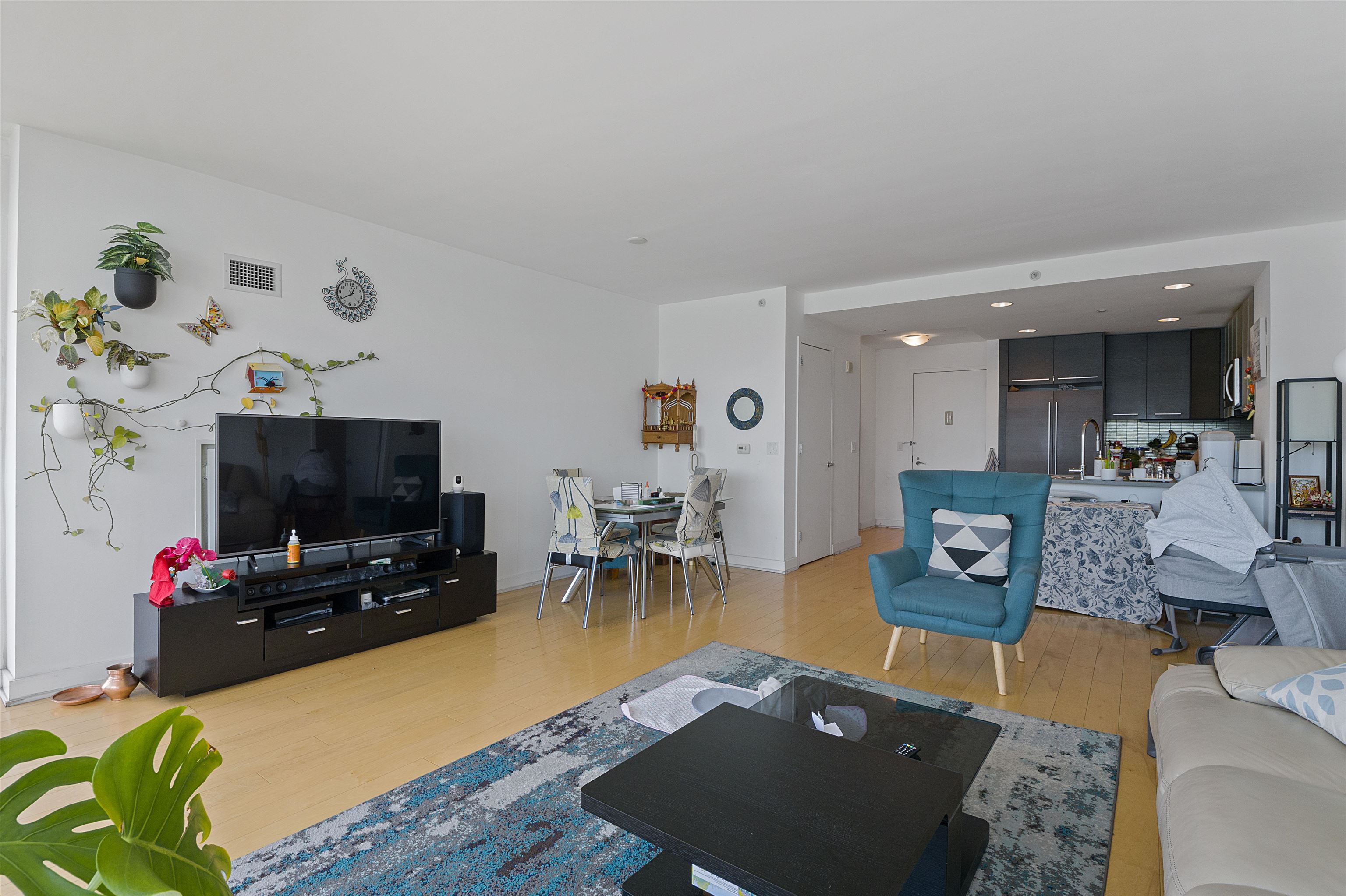 2 2ND ST Unit: 1103