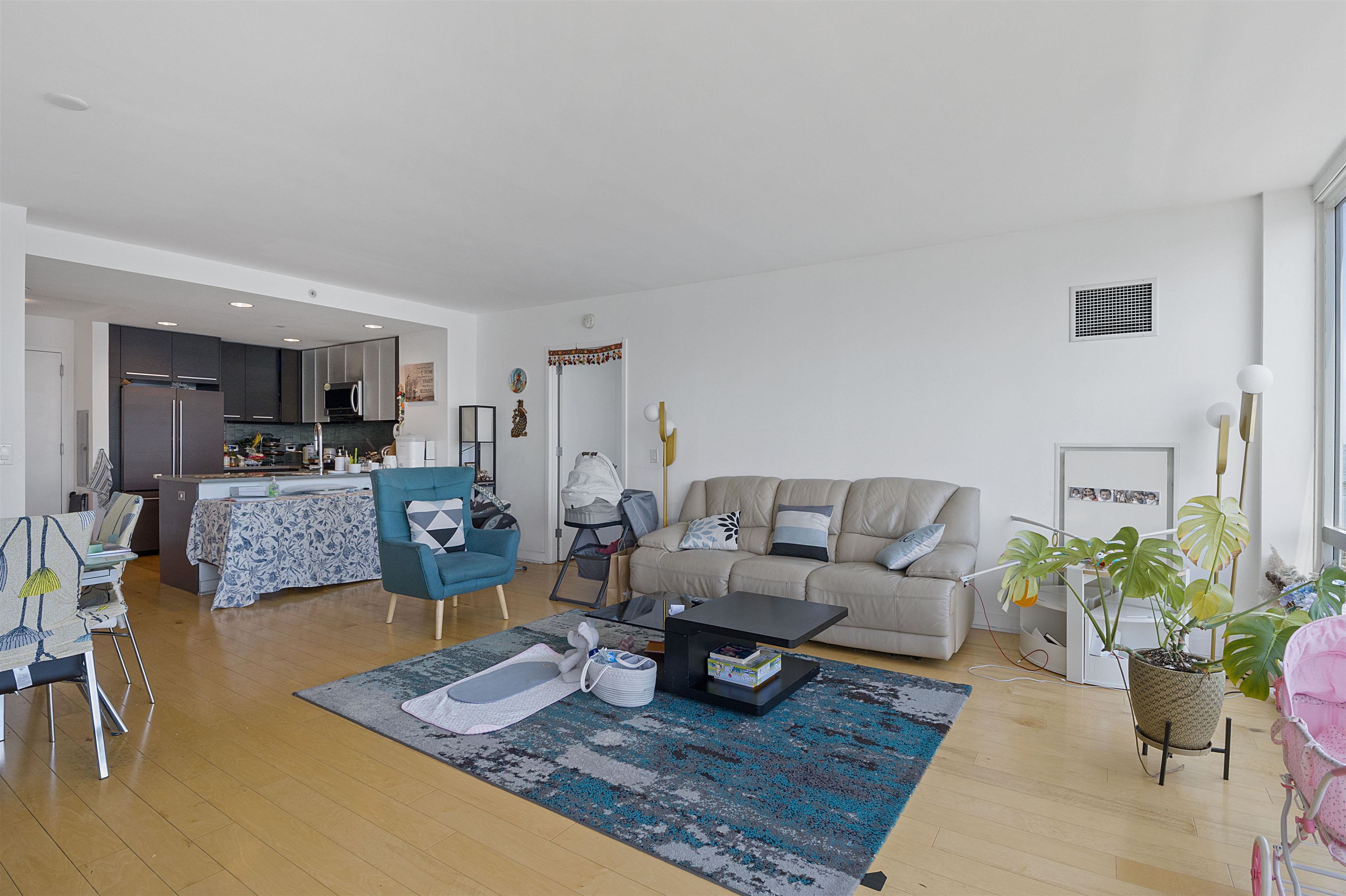 2 2ND ST Unit: 1103