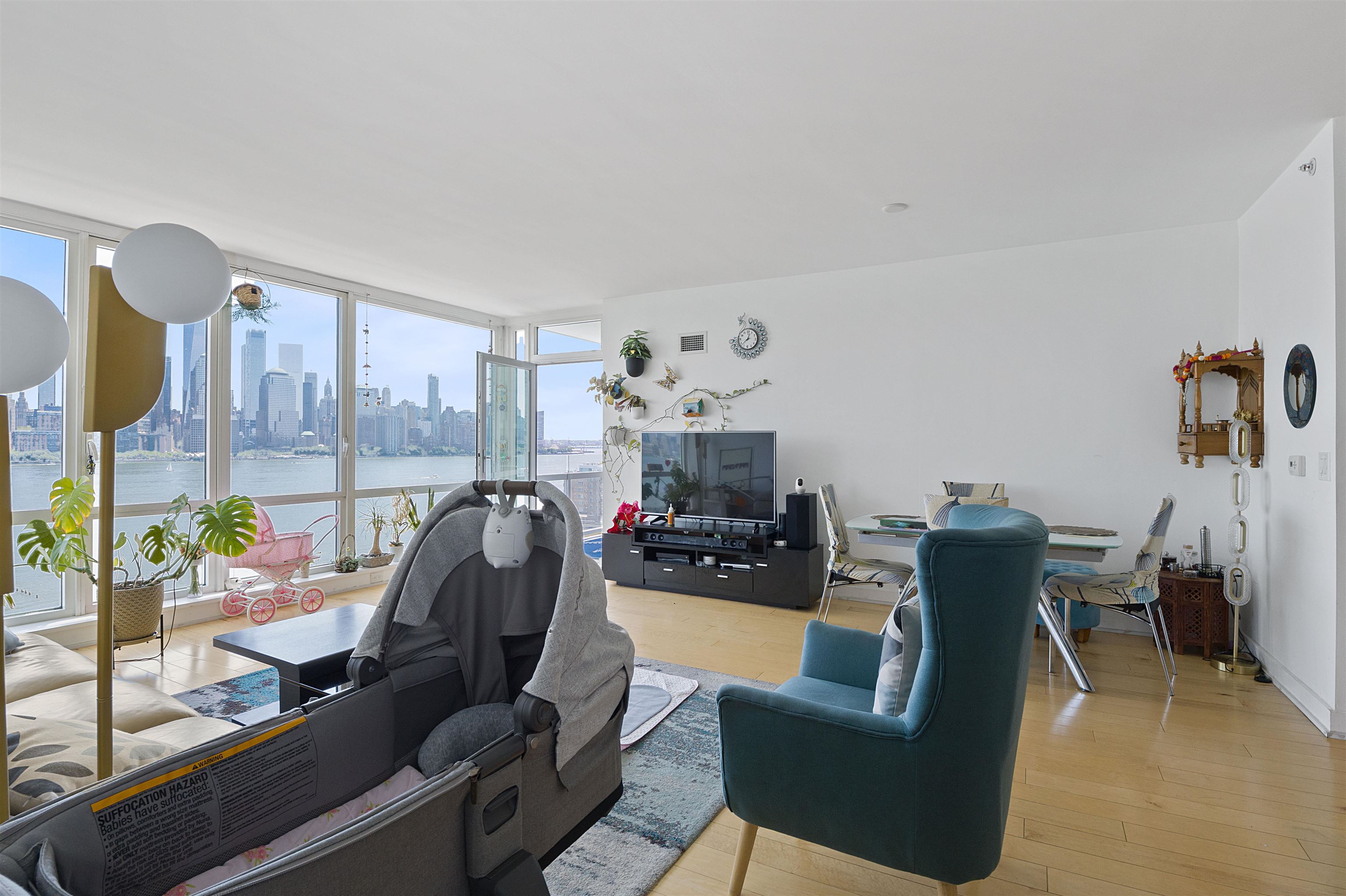2 2ND ST Unit: 1103