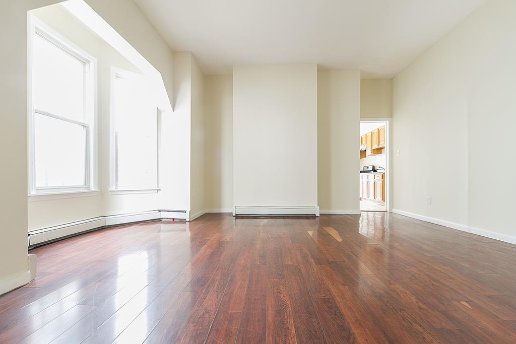 20 LINDEN AVE