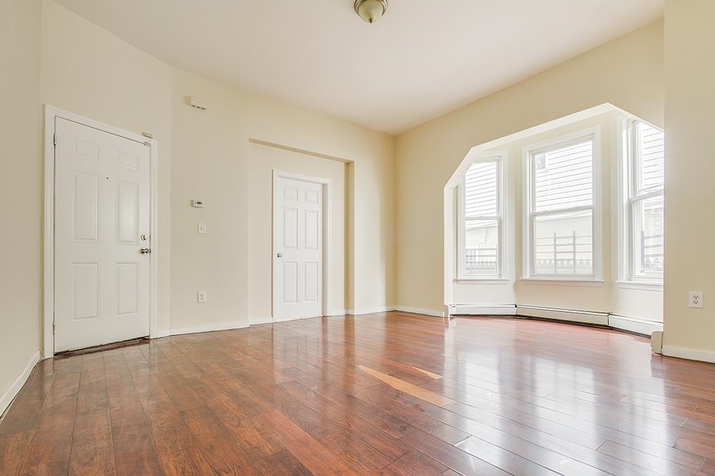 20 LINDEN AVE