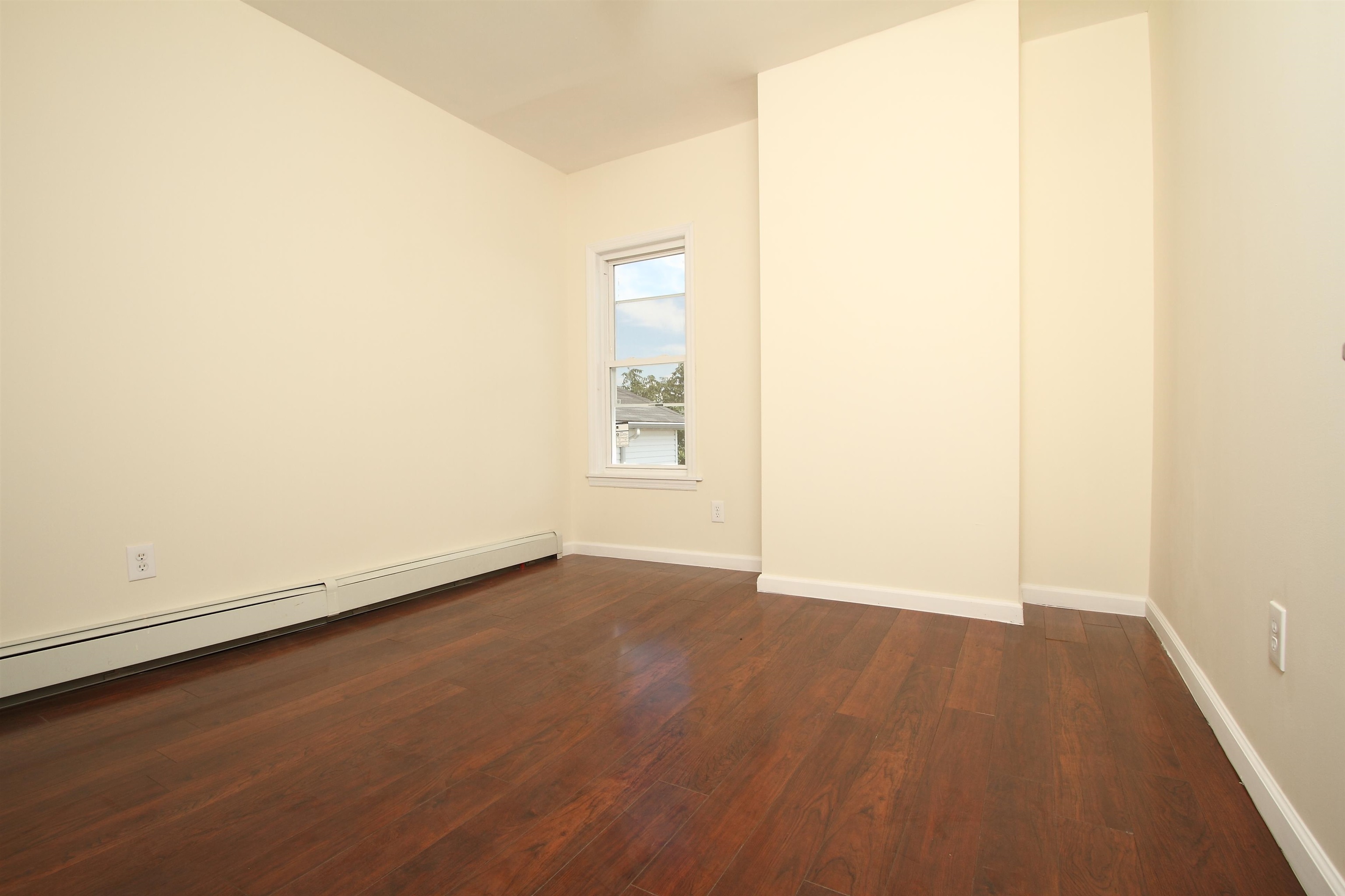 20 LINDEN AVE
