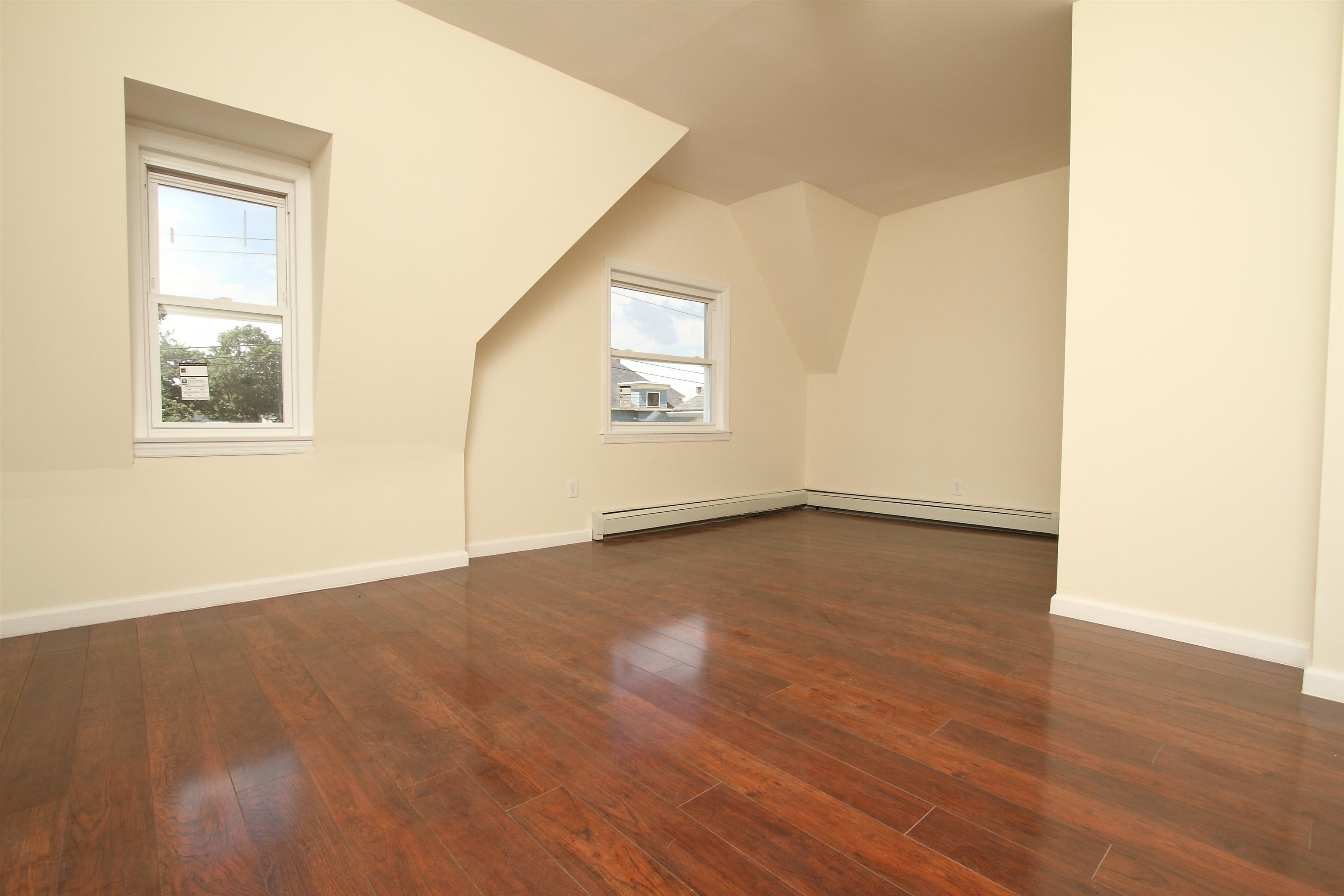 20 LINDEN AVE