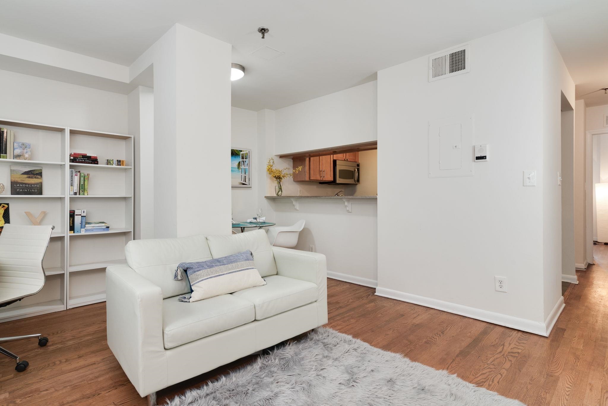 227 CHRISTOPHER COLUMBUS DR Unit: 115B