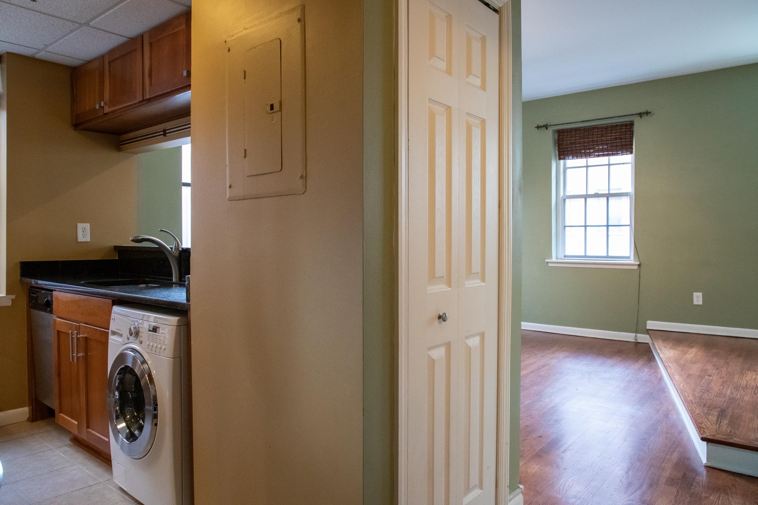 227 CHRISTOPHER COLUMBUS DR Unit: 203B