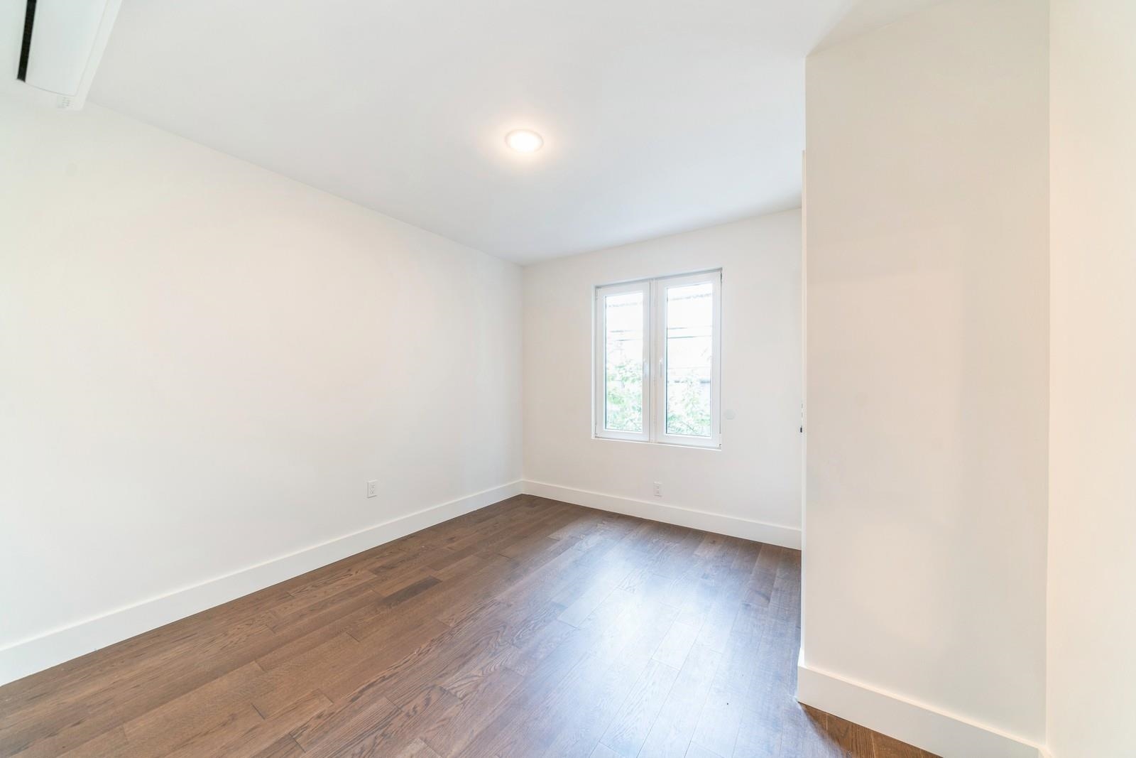 195 BAY ST Unit: 3 aka 202