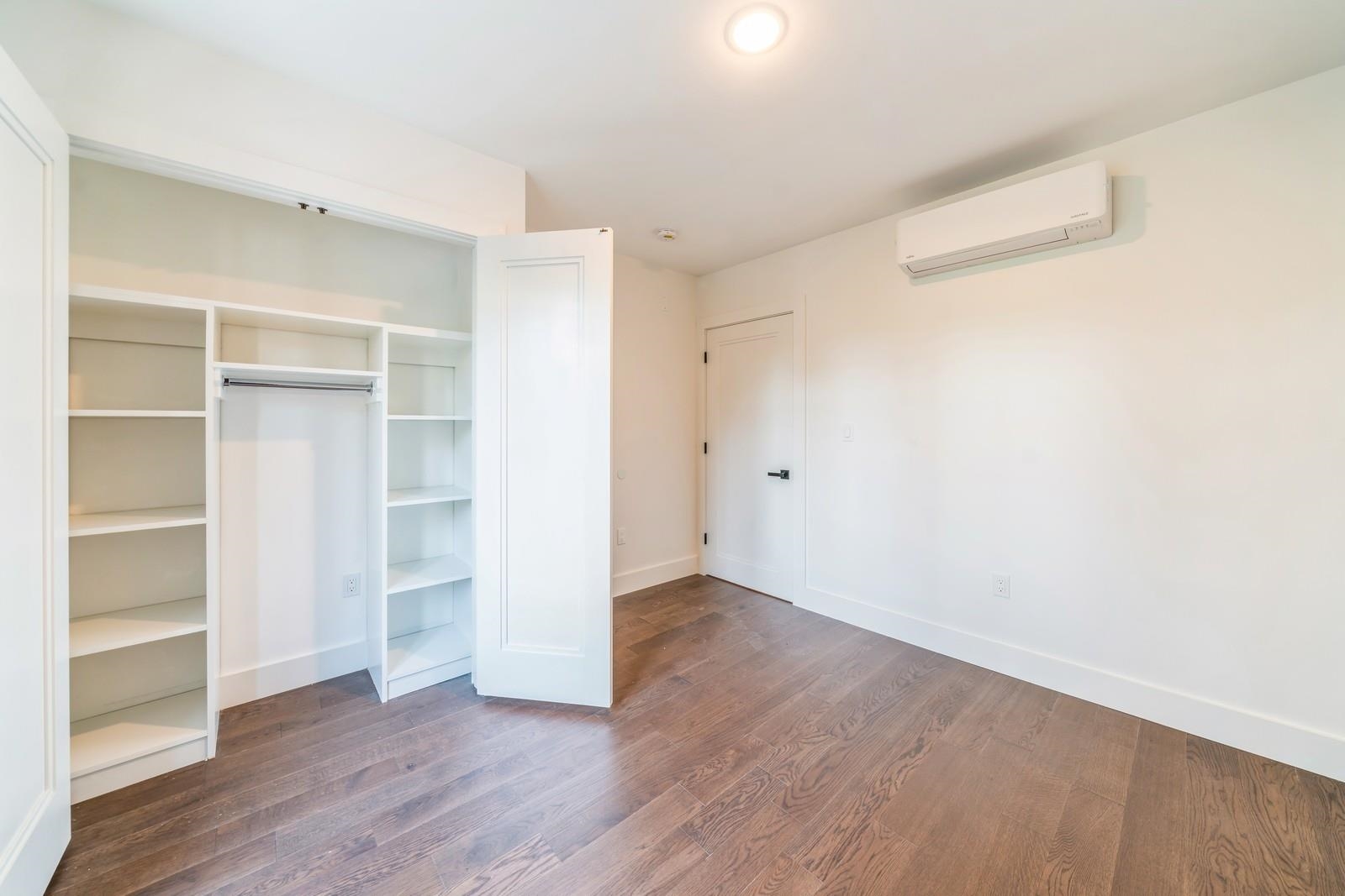 195 BAY ST Unit: 3 aka 202