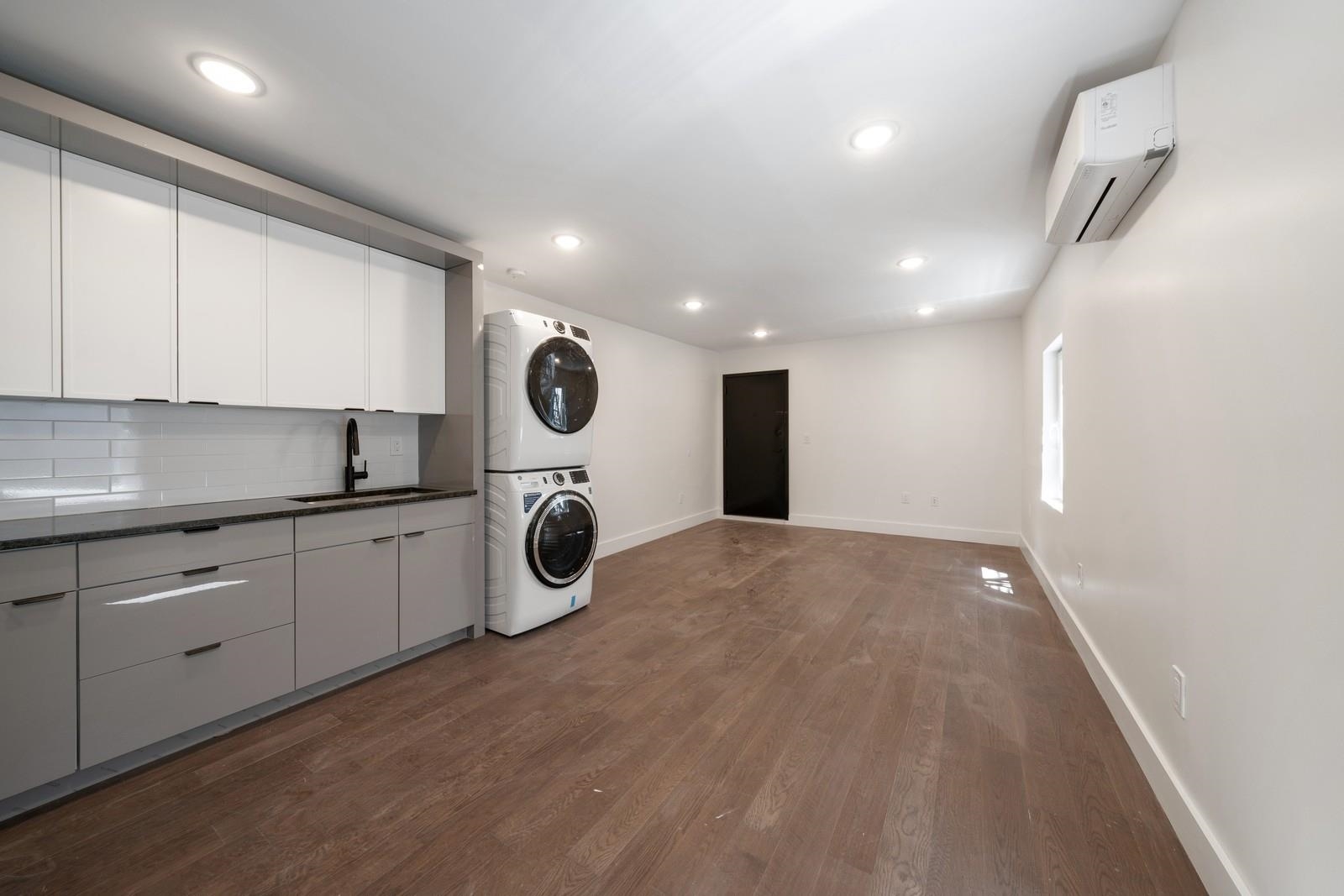195 BAY ST Unit: 4 aka 301