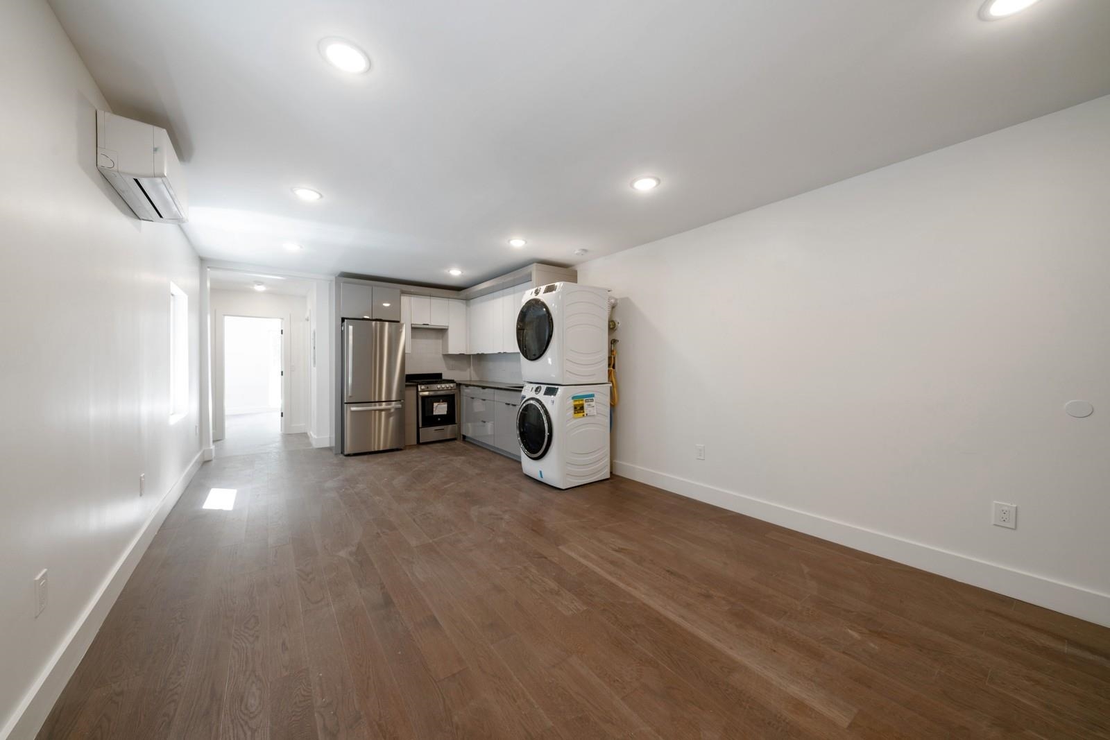 195 BAY ST Unit: 4 aka 301