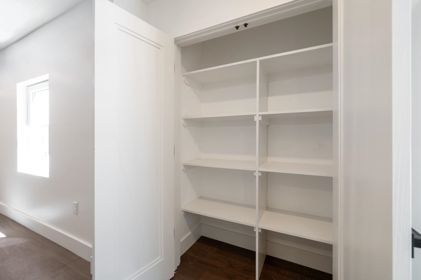 195 BAY ST Unit: 4 aka 301